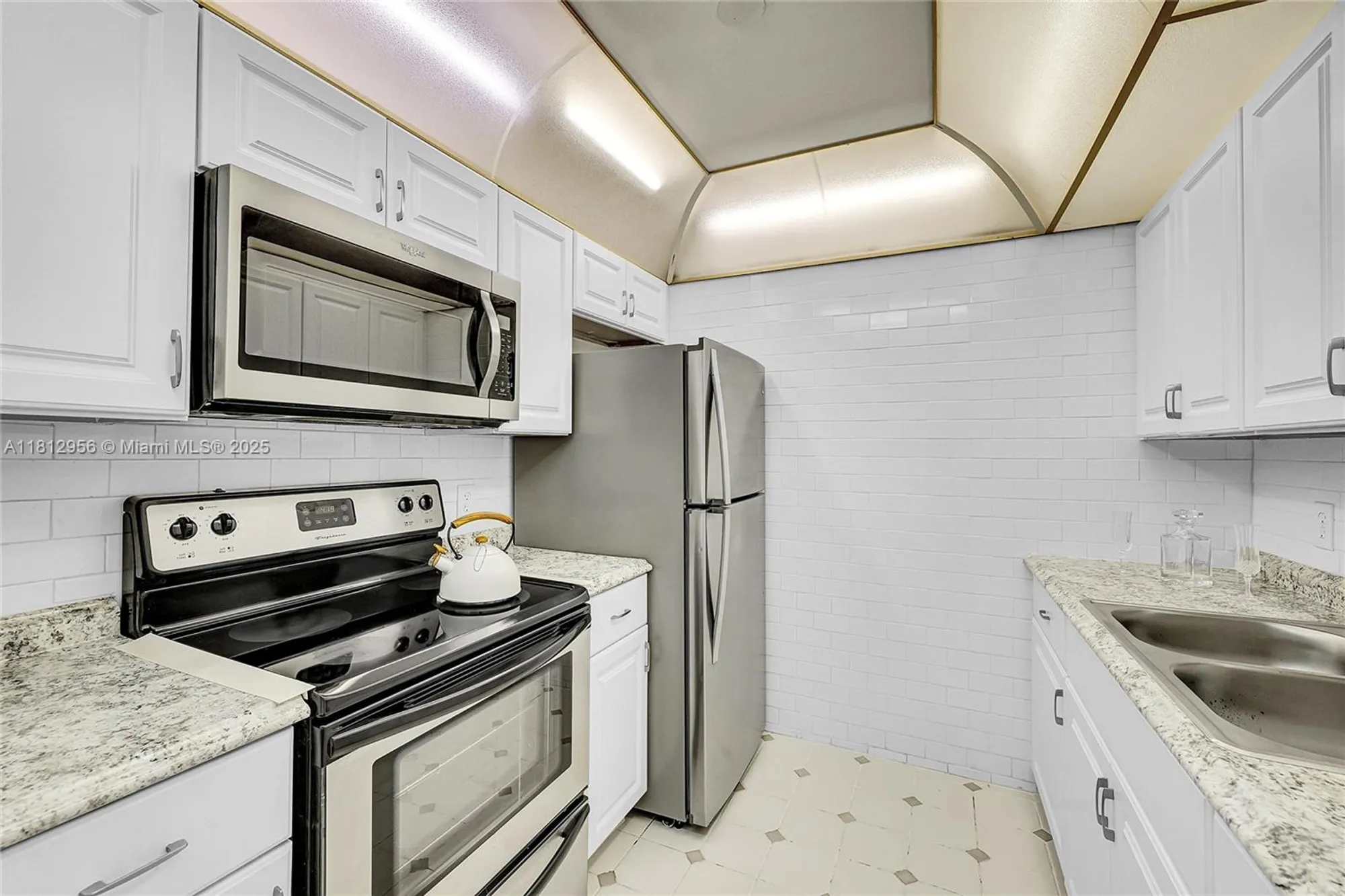 Property Slideshow image 5 of 27 | 1551 sw 135th ter 112g, Pembroke Pines, FL, 33027