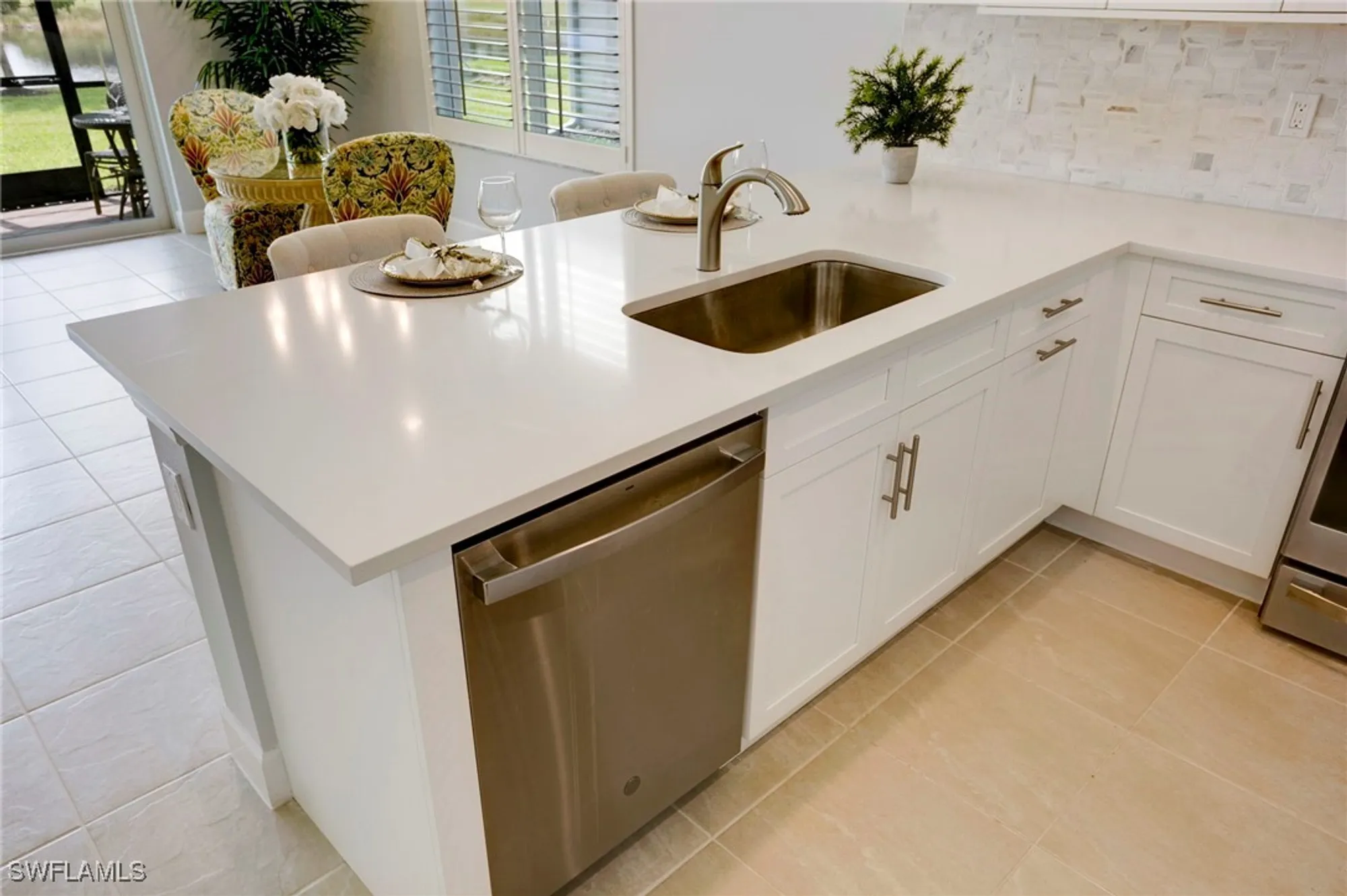 Property Slideshow image 10 of 50 | 11543 jacaranda dr, Naples, FL, 34120