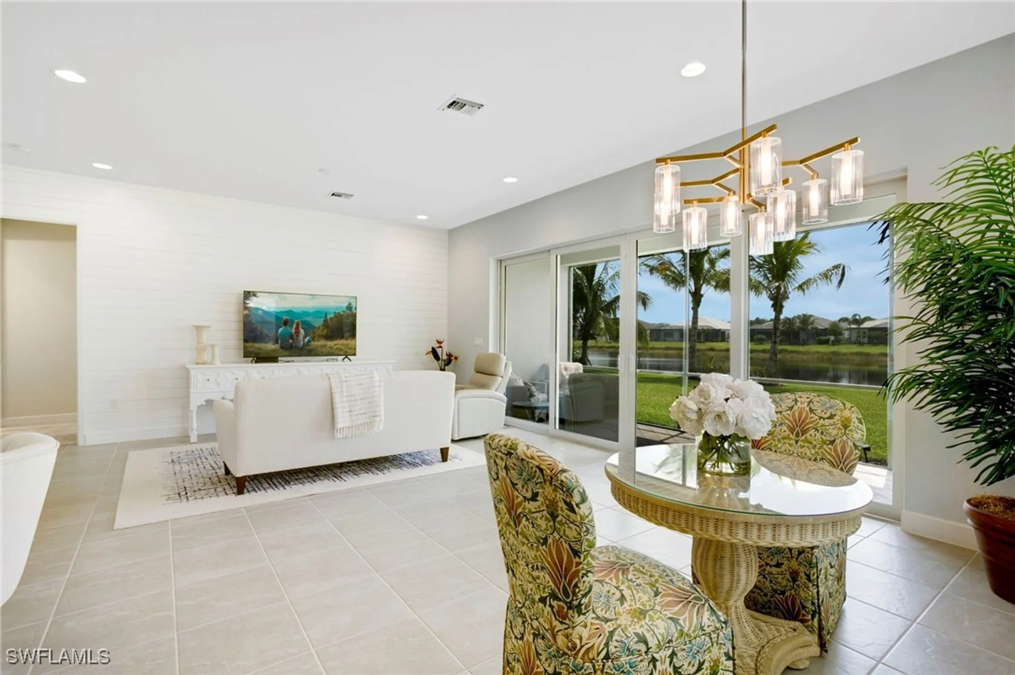 Property Slideshow image 7 of 50 | 11543 jacaranda dr, Naples, FL, 34120