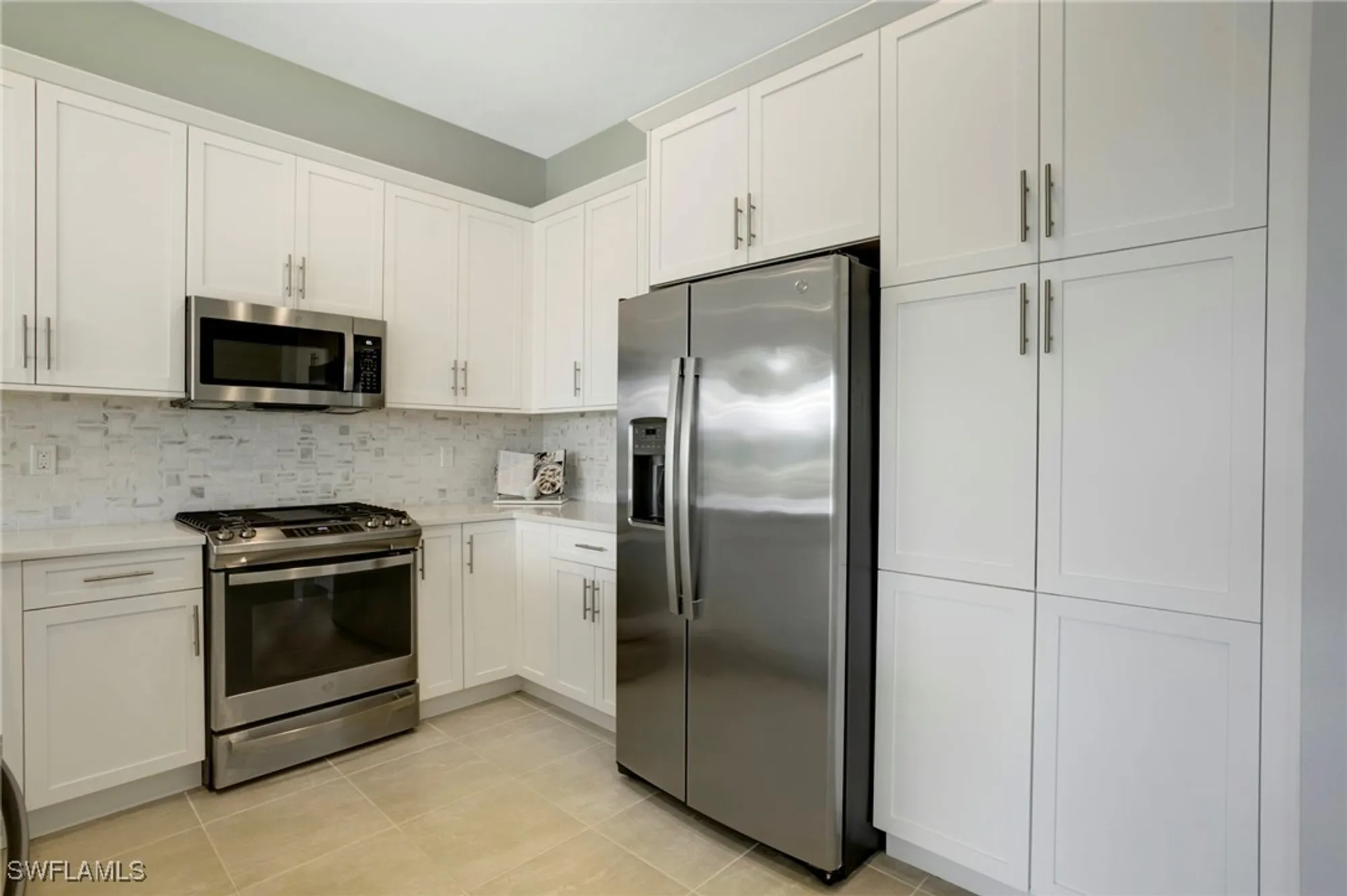 Property Slideshow image 9 of 50 | 11543 jacaranda dr, Naples, FL, 34120