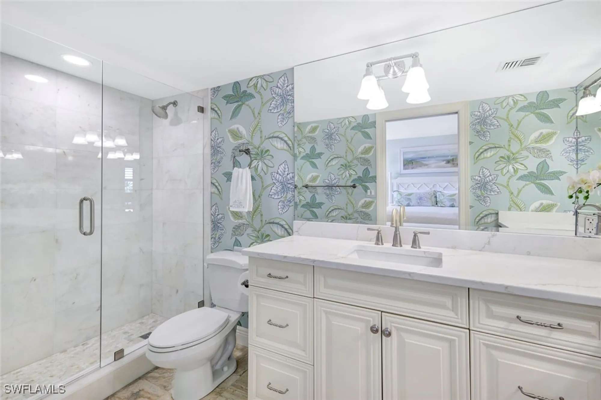 Property Slideshow image 12 of 22 | 1919 gulf shore blvd 603, Naples, FL, 34102