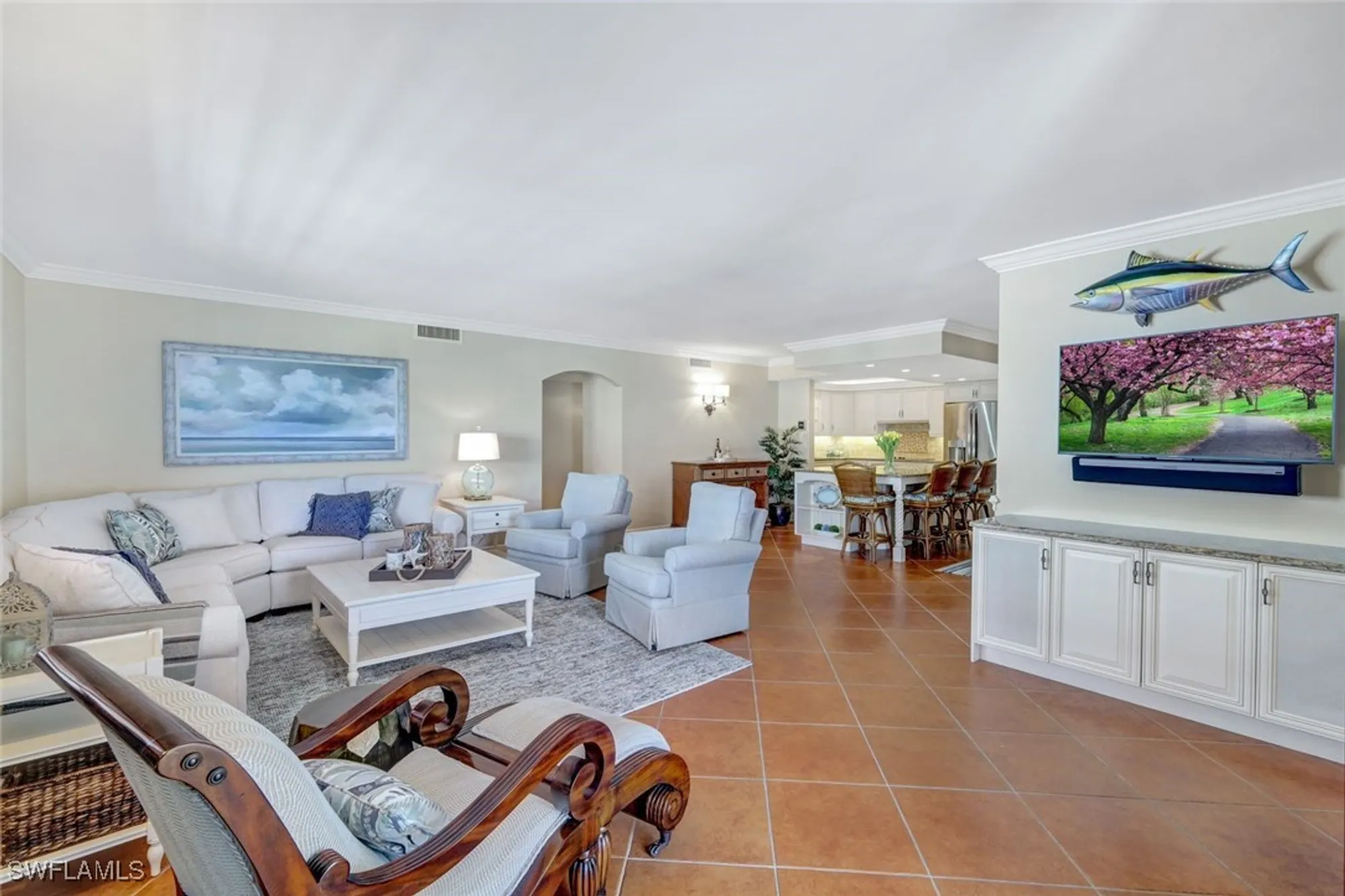 Property Slideshow image 5 of 22 | 1919 gulf shore blvd 603, Naples, FL, 34102