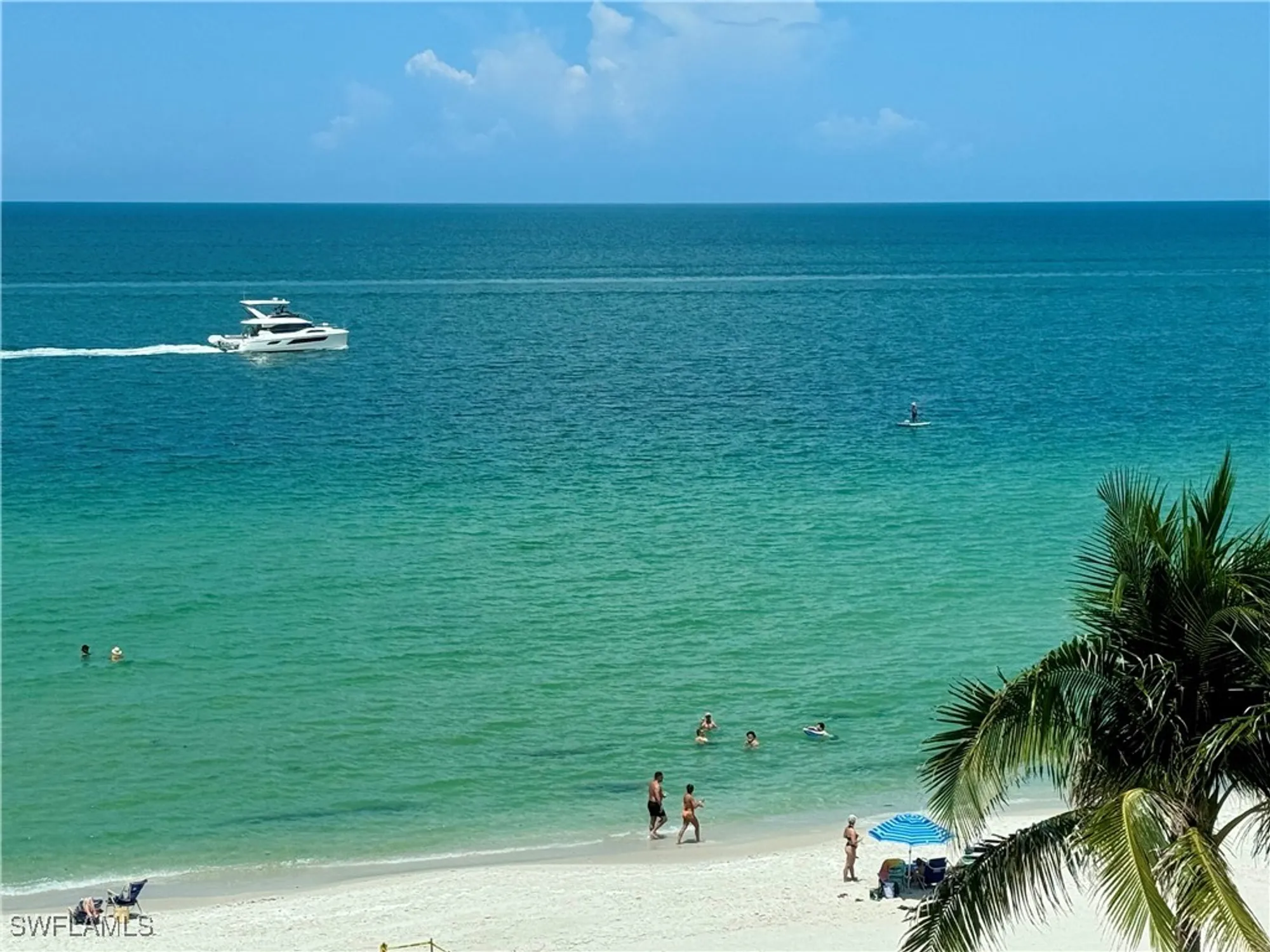 Property Slideshow image 9 of 22 | 1919 gulf shore blvd 603, Naples, FL, 34102