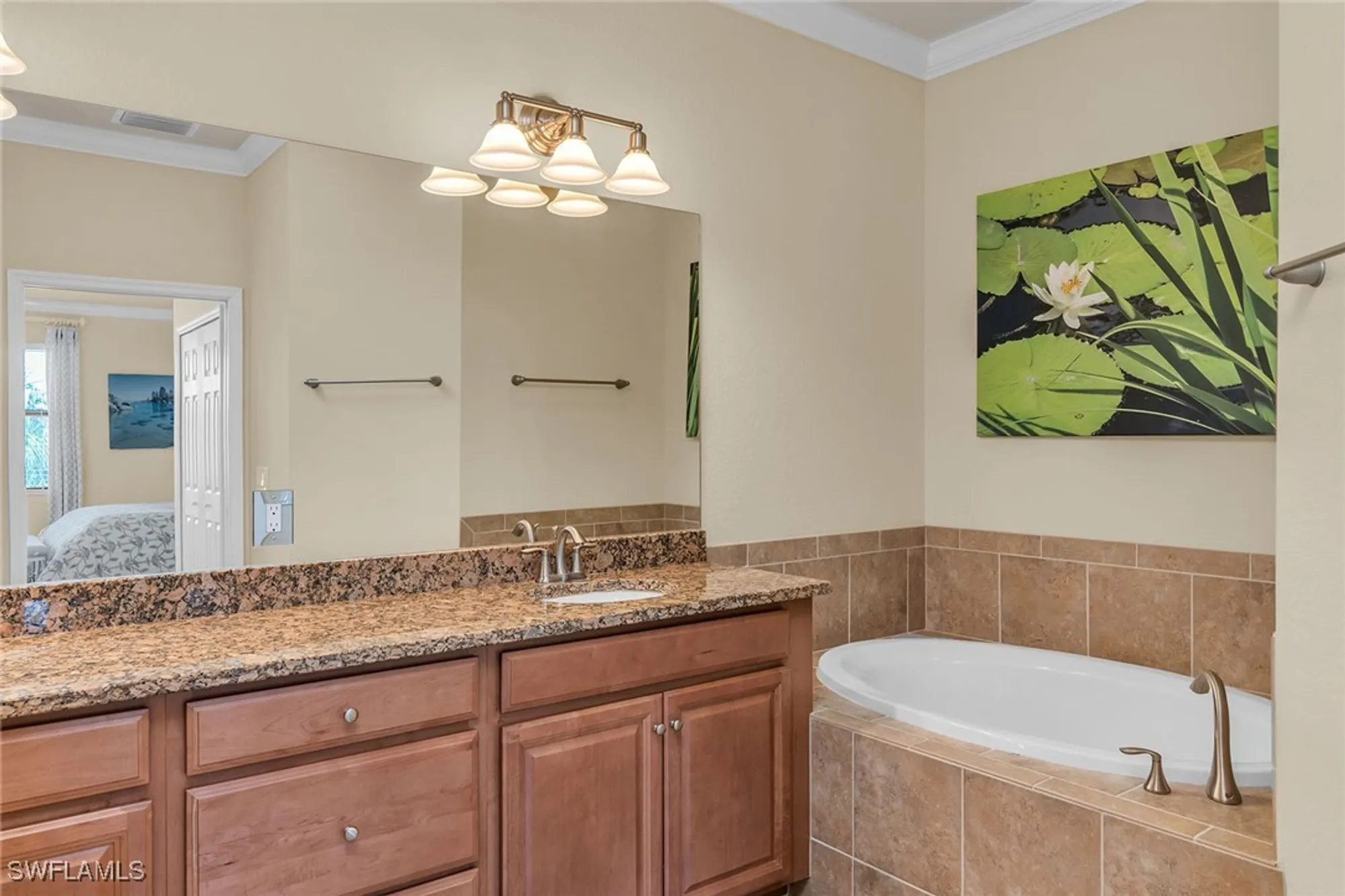 Property Slideshow image 16 of 39 | 3175 serena ln apt 202, Naples, FL, 34114
