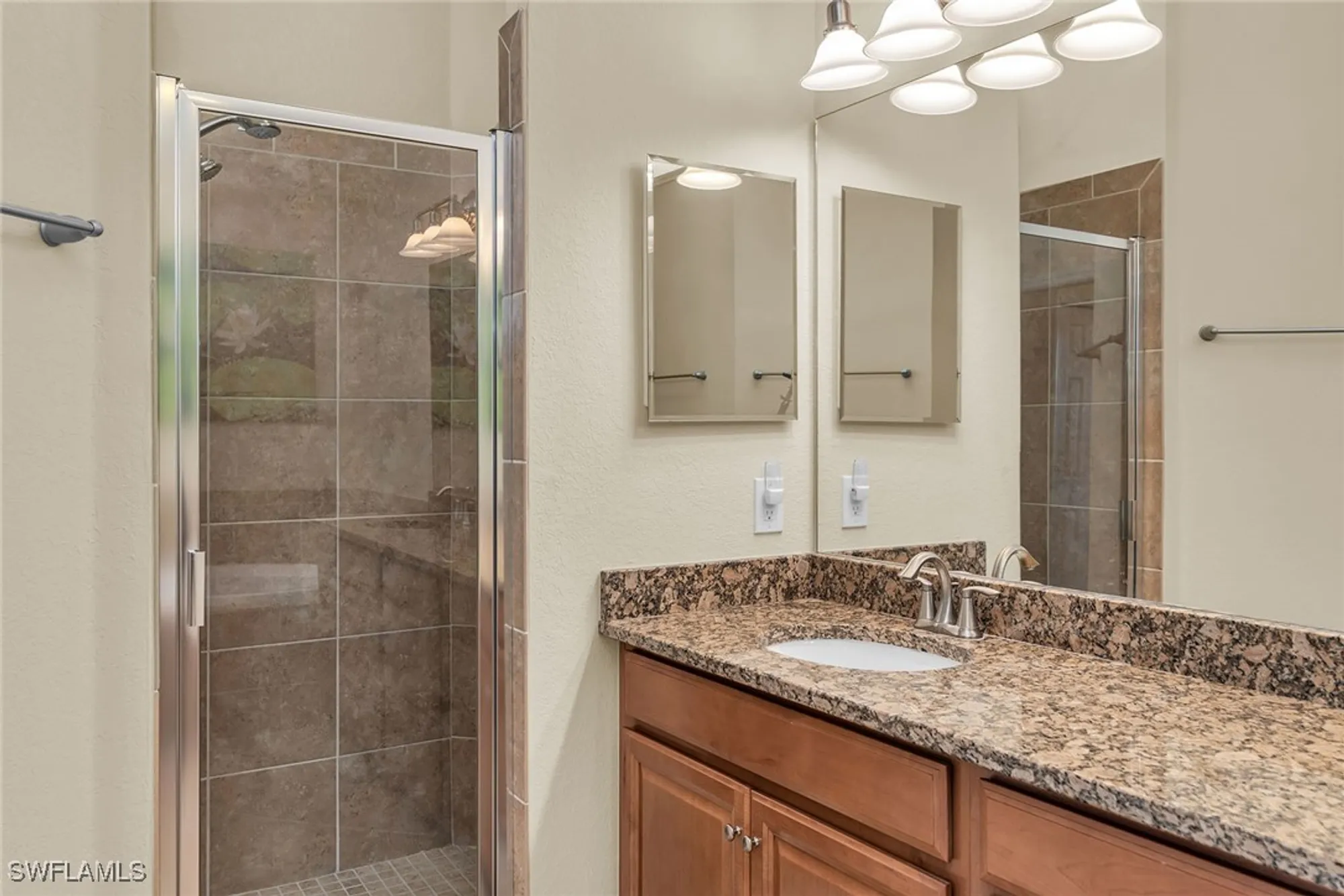 Property Slideshow image 17 of 39 | 3175 serena ln apt 202, Naples, FL, 34114