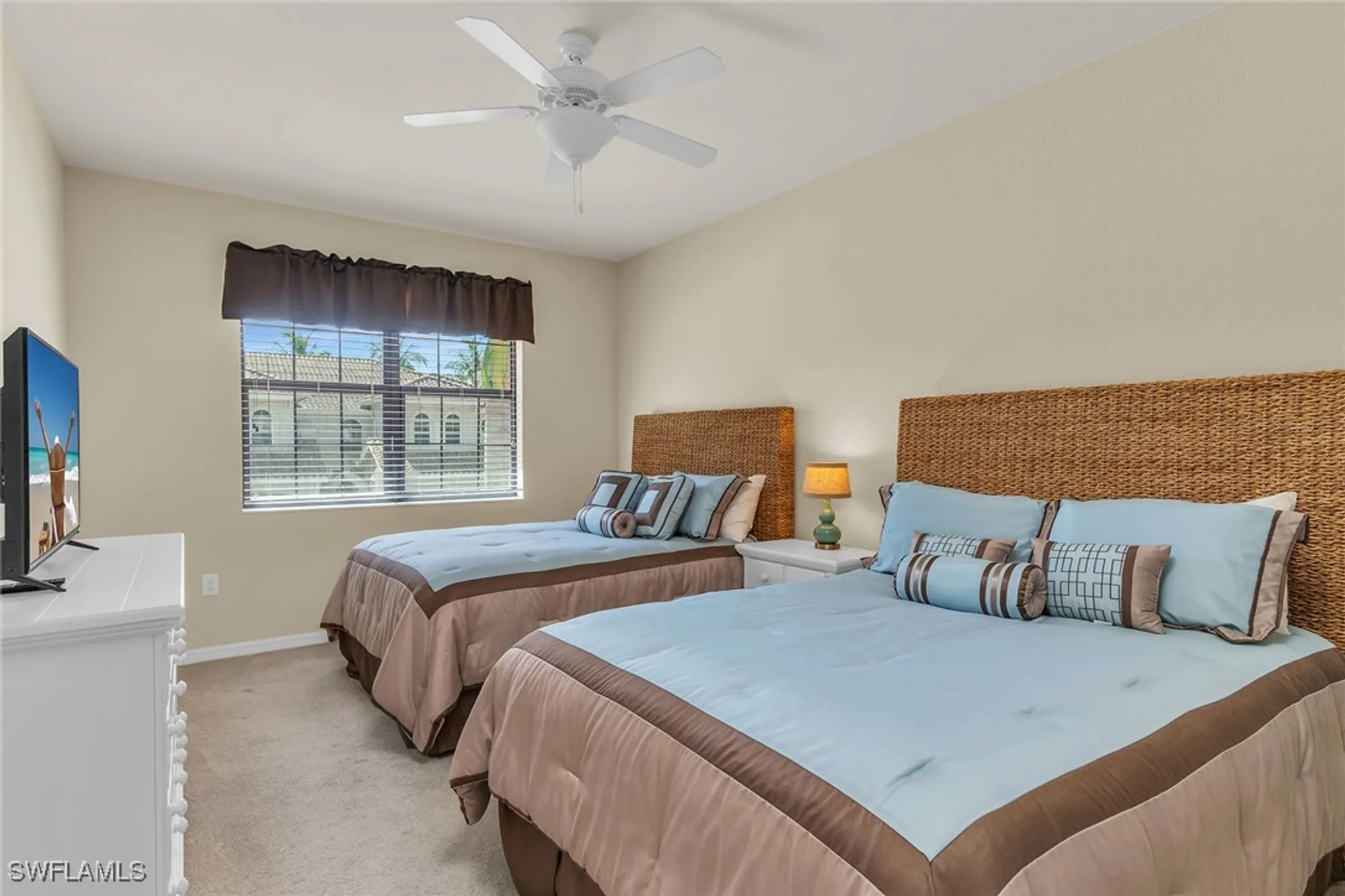 Property Slideshow image 18 of 39 | 3175 serena ln apt 202, Naples, FL, 34114