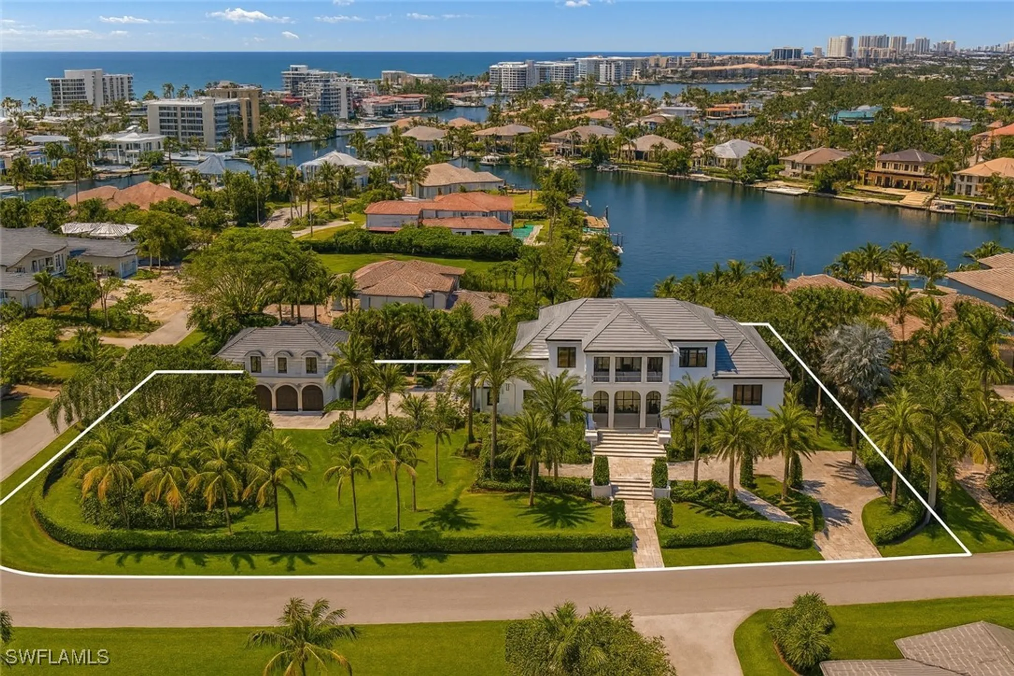 Property Slideshow image 1 of 10 | 275 spring line dr, Naples, FL, 34102