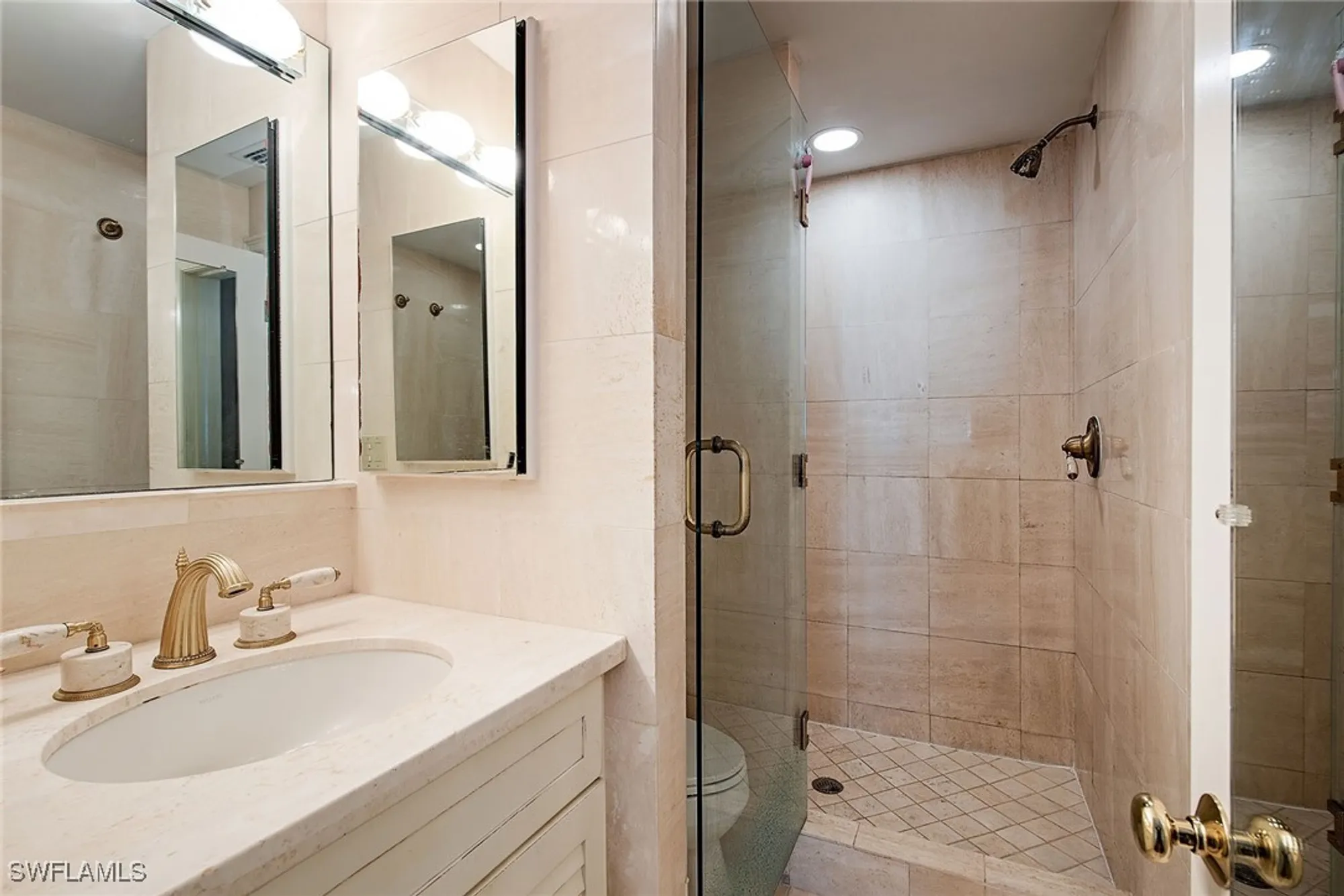 Property Slideshow image 11 of 14 | 2601 gulf shore blvd 26, Naples, FL, 34103