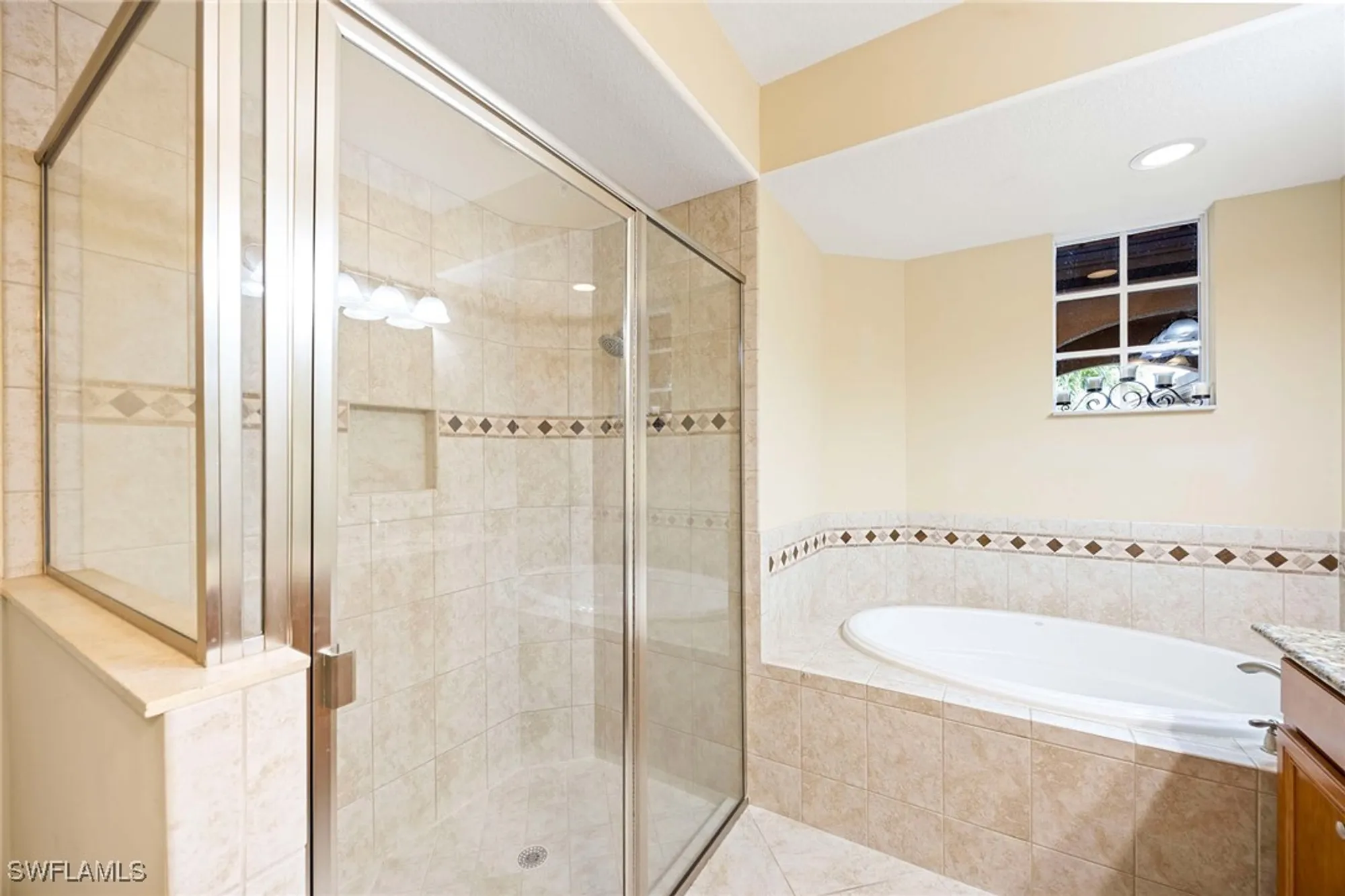 Property Slideshow image 14 of 36 | 6637 alden woods cir 102, Naples, FL, 34113