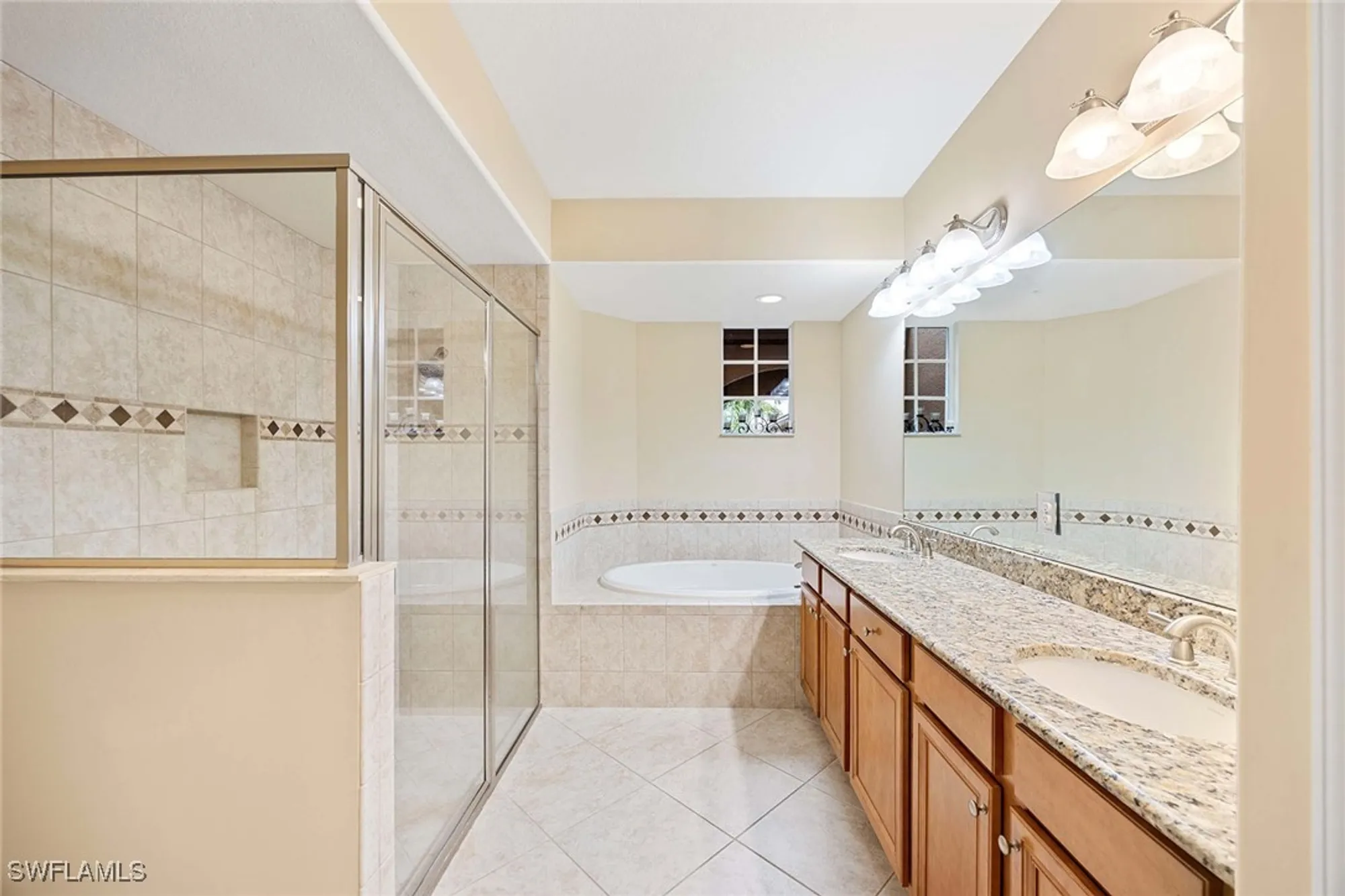 Property Slideshow image 13 of 36 | 6637 alden woods cir 102, Naples, FL, 34113