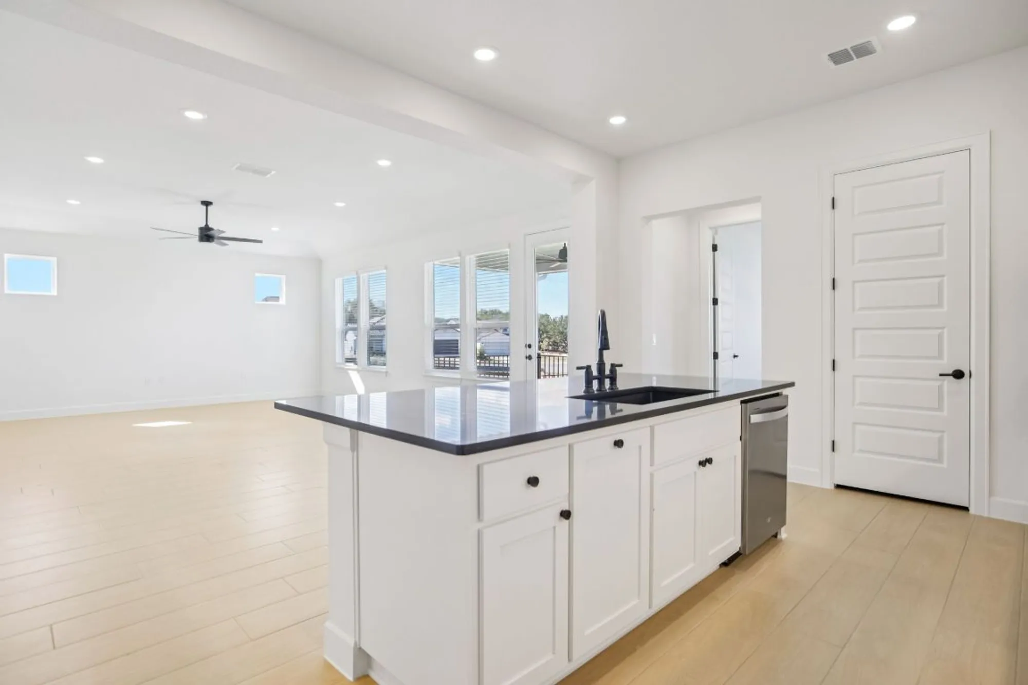 Property Slideshow image 20 of 40 | 1851 dancing oak ln, San Marcos, TX, 78666