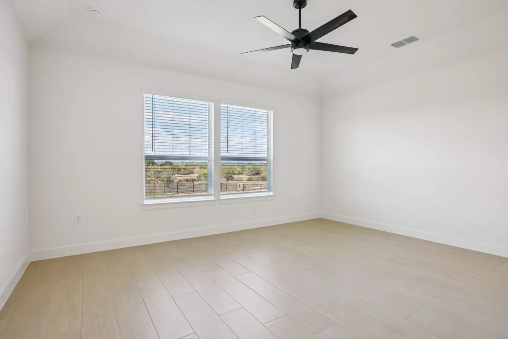 Property Slideshow image 21 of 40 | 1851 dancing oak ln, San Marcos, TX, 78666