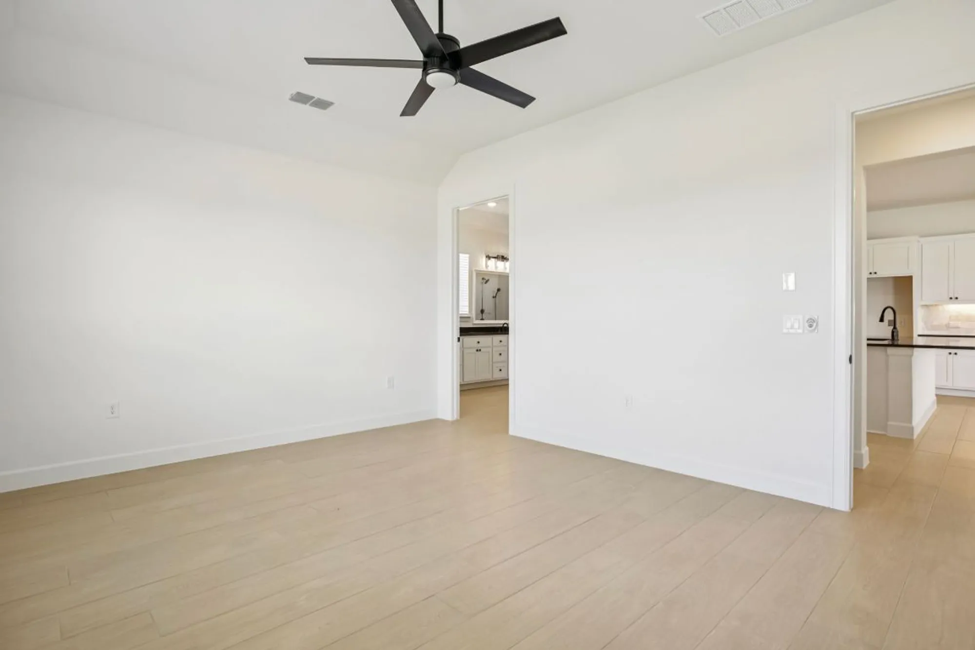 Property Slideshow image 22 of 40 | 1851 dancing oak ln, San Marcos, TX, 78666