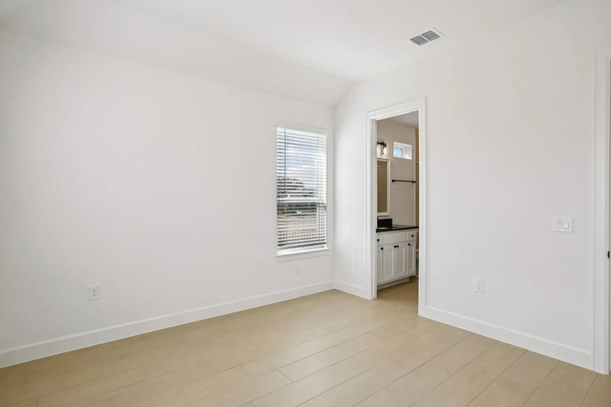 Property Slideshow image 7 of 40 | 1851 dancing oak ln, San Marcos, TX, 78666