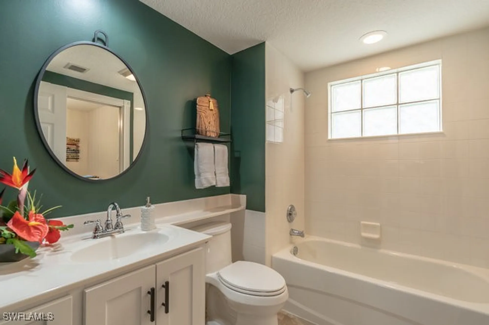 Property Slideshow image 24 of 43 | 8055 sorrento ln, Naples, FL, 34114