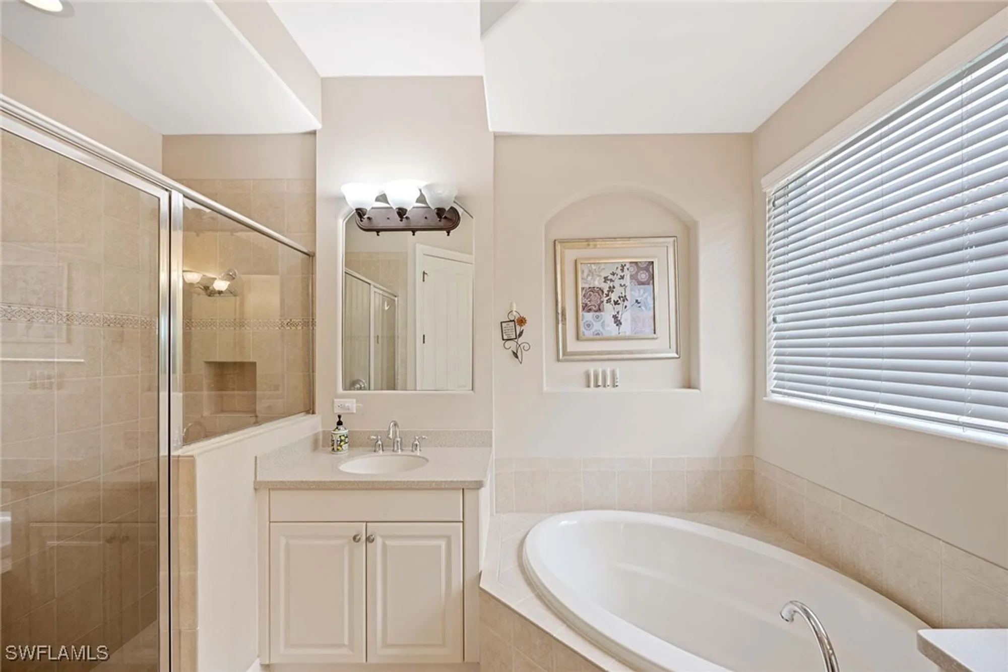 Property Slideshow image 16 of 46 | 7828 valencia ct, Naples, FL, 34113