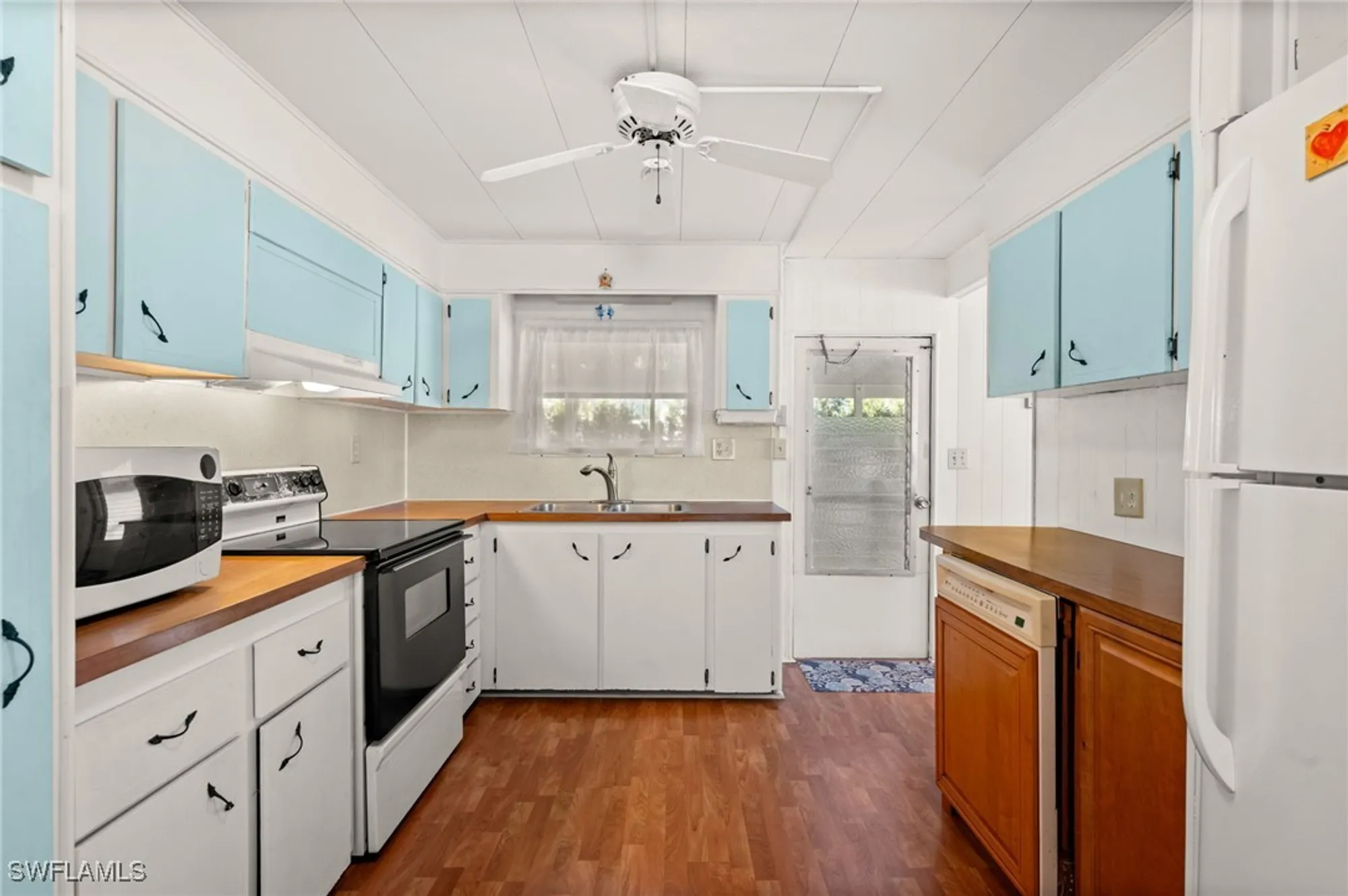 Property Slideshow image 10 of 37 | 65 san remo cir, Naples, FL, 34112