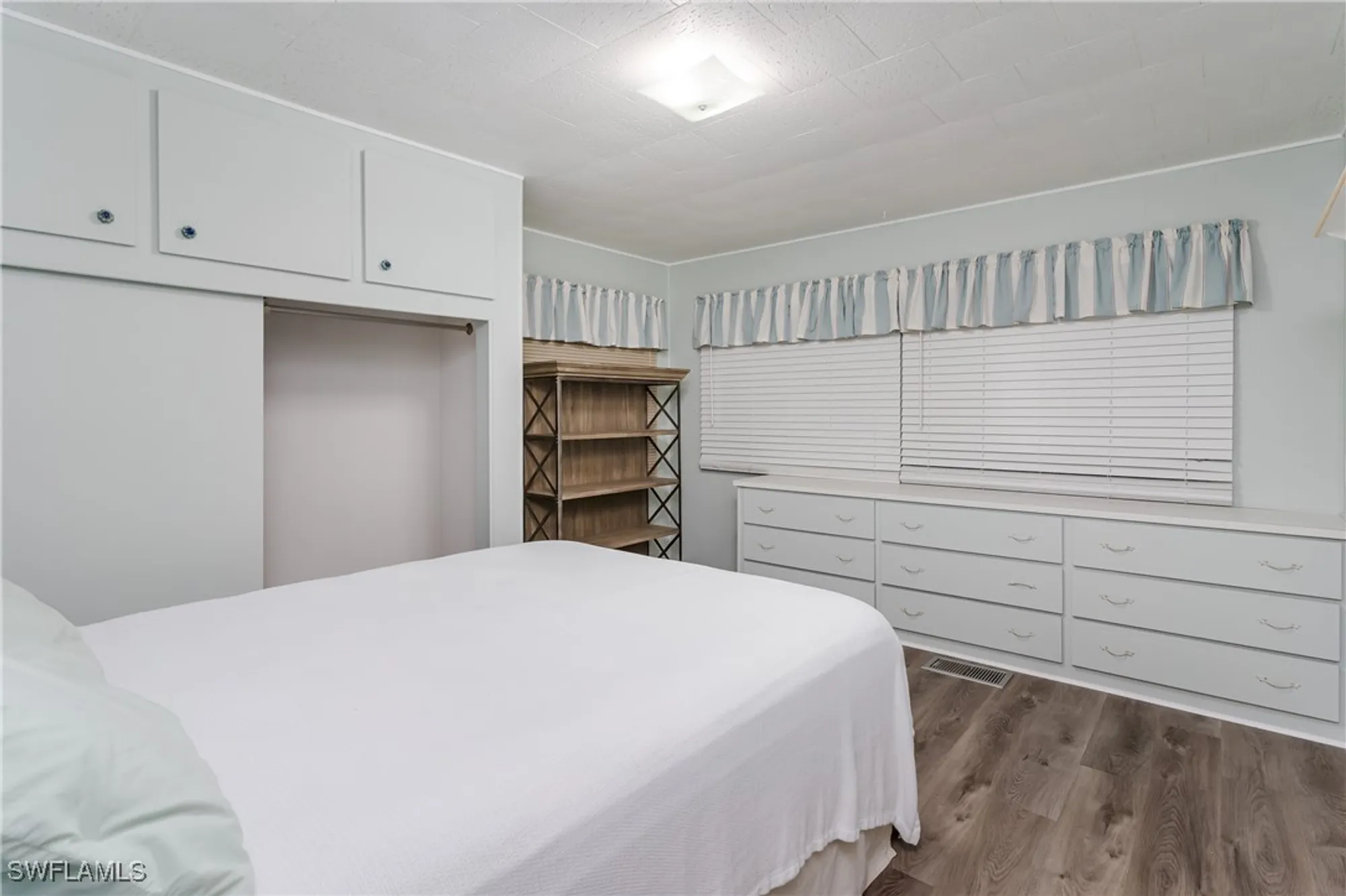 Property Slideshow image 17 of 31 | 469 riviera blvd, Naples, FL, 34112