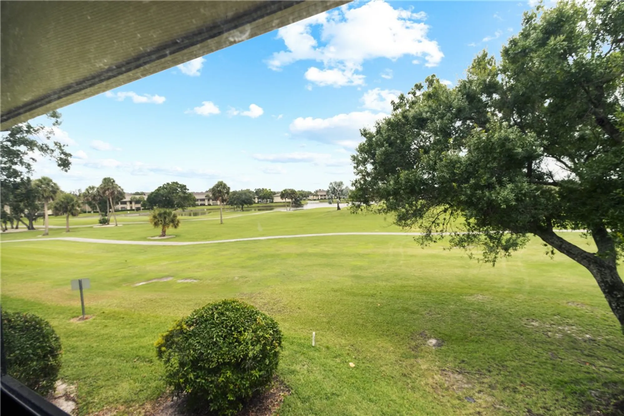 Property Slideshow image 10 of 33 | 25 plantation dr apt 201, Vero Beach, FL, 32966