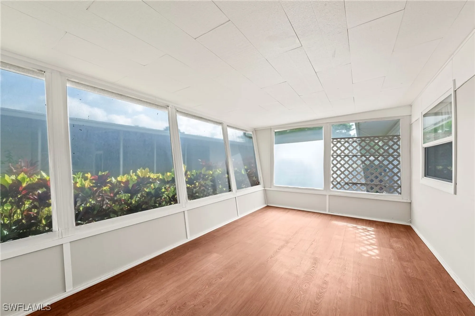 Property Slideshow image 16 of 28 | 40 le mans dr, Naples, FL, 34112