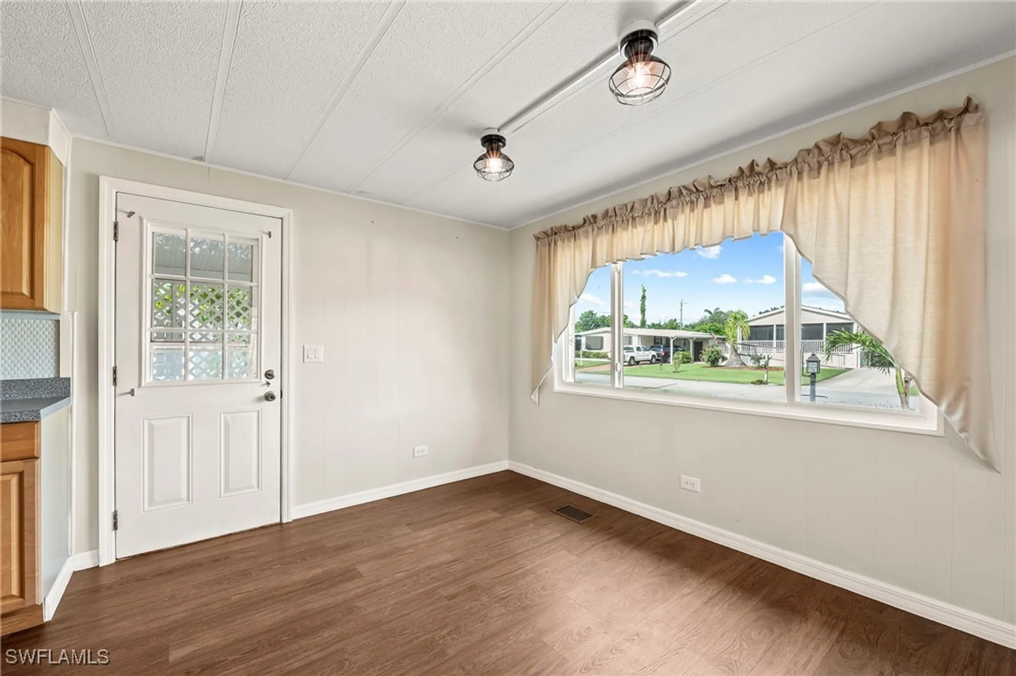 Property Slideshow image 7 of 28 | 40 le mans dr, Naples, FL, 34112