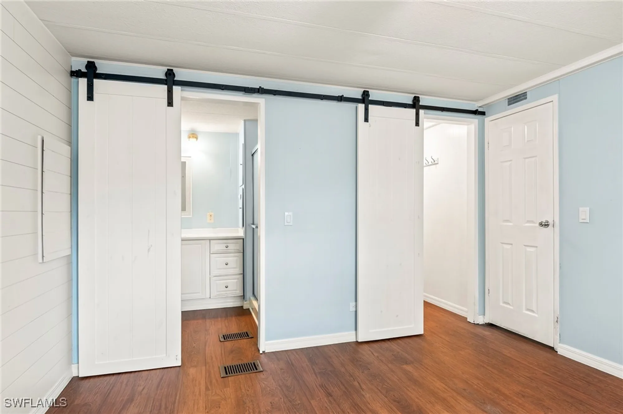 Property Slideshow image 8 of 28 | 40 le mans dr, Naples, FL, 34112