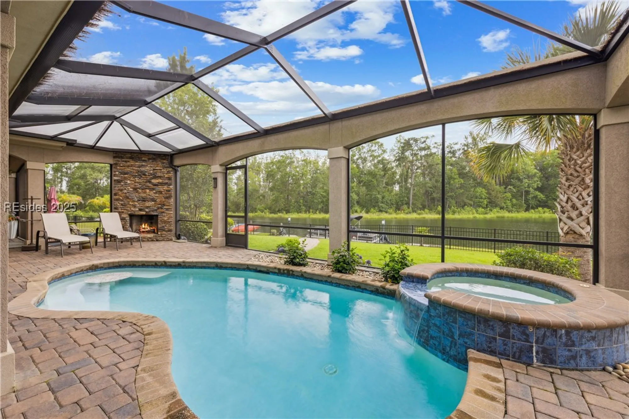 Property Slideshow image 2 of 100 | 18 anchor bay ct, Bluffton, SC, 29910