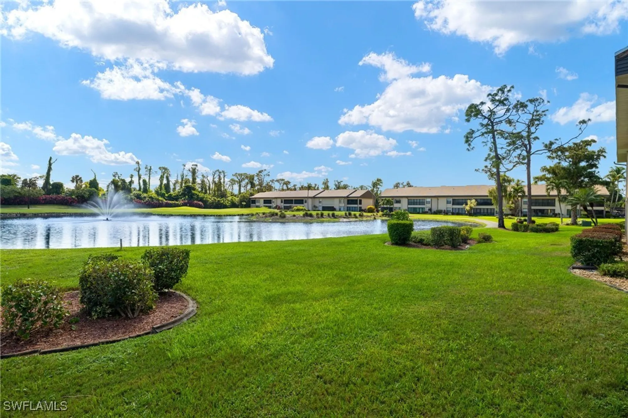 Property Slideshow image 24 of 39 | 5925 trailwinds dr 912, Fort Myers, FL, 33907
