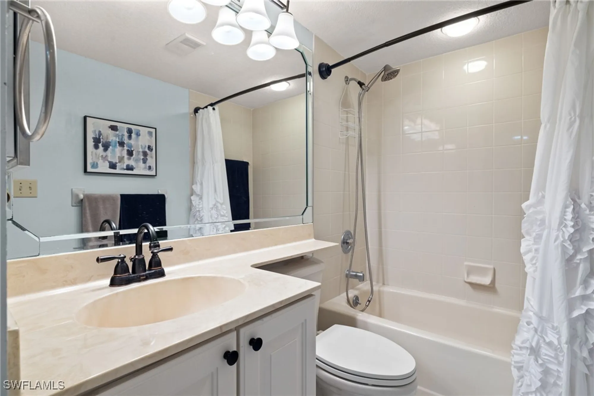 Property Slideshow image 22 of 39 | 5925 trailwinds dr 912, Fort Myers, FL, 33907