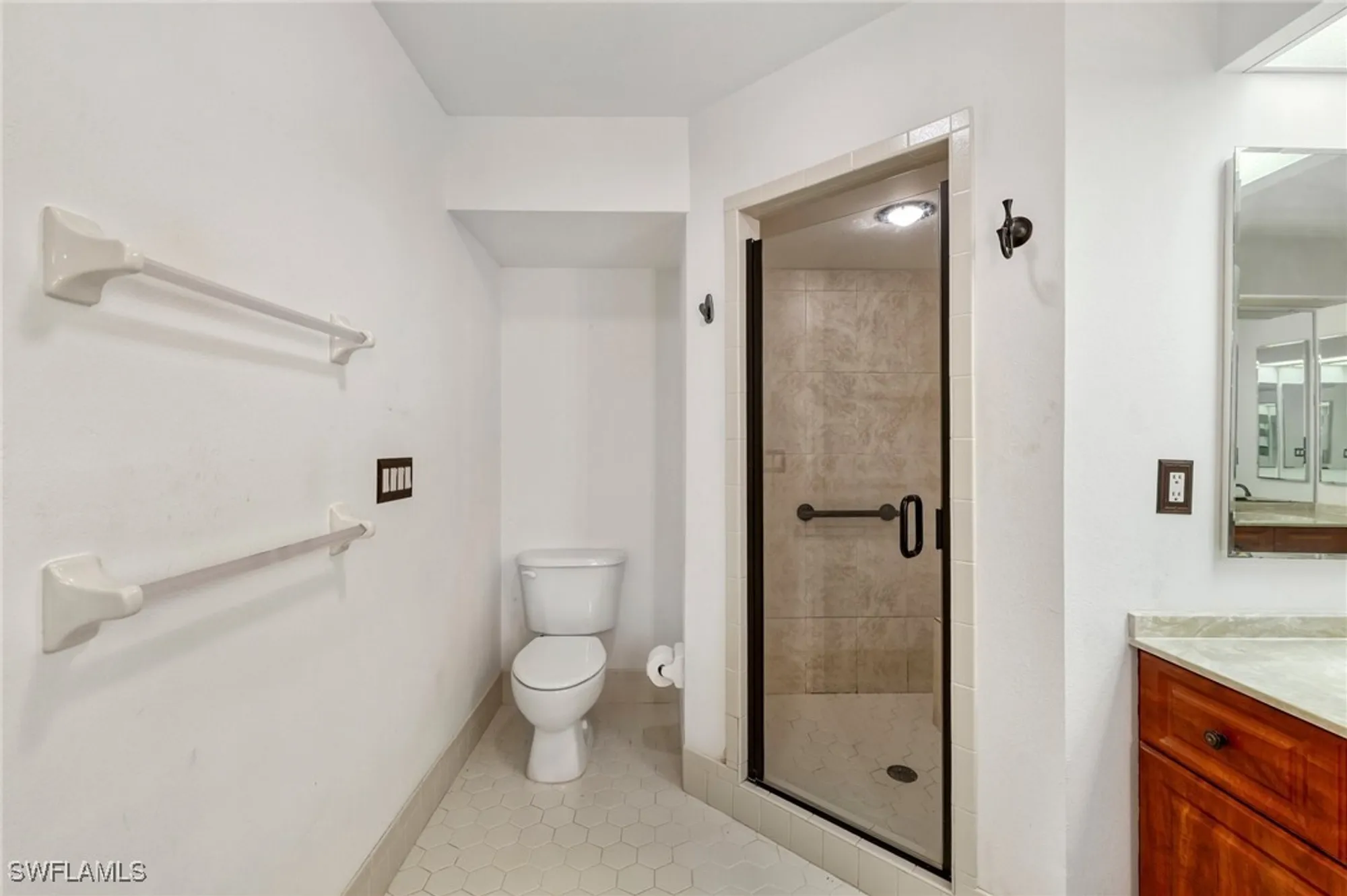 Property Slideshow image 21 of 45 | 1381 n brandywine cir, Fort Myers, FL, 33919