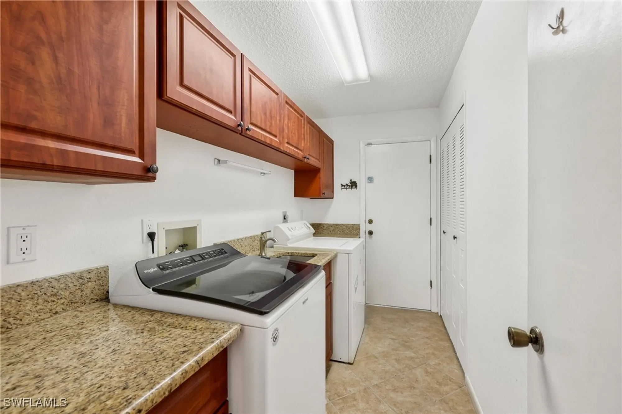 Property Slideshow image 31 of 45 | 1381 n brandywine cir, Fort Myers, FL, 33919