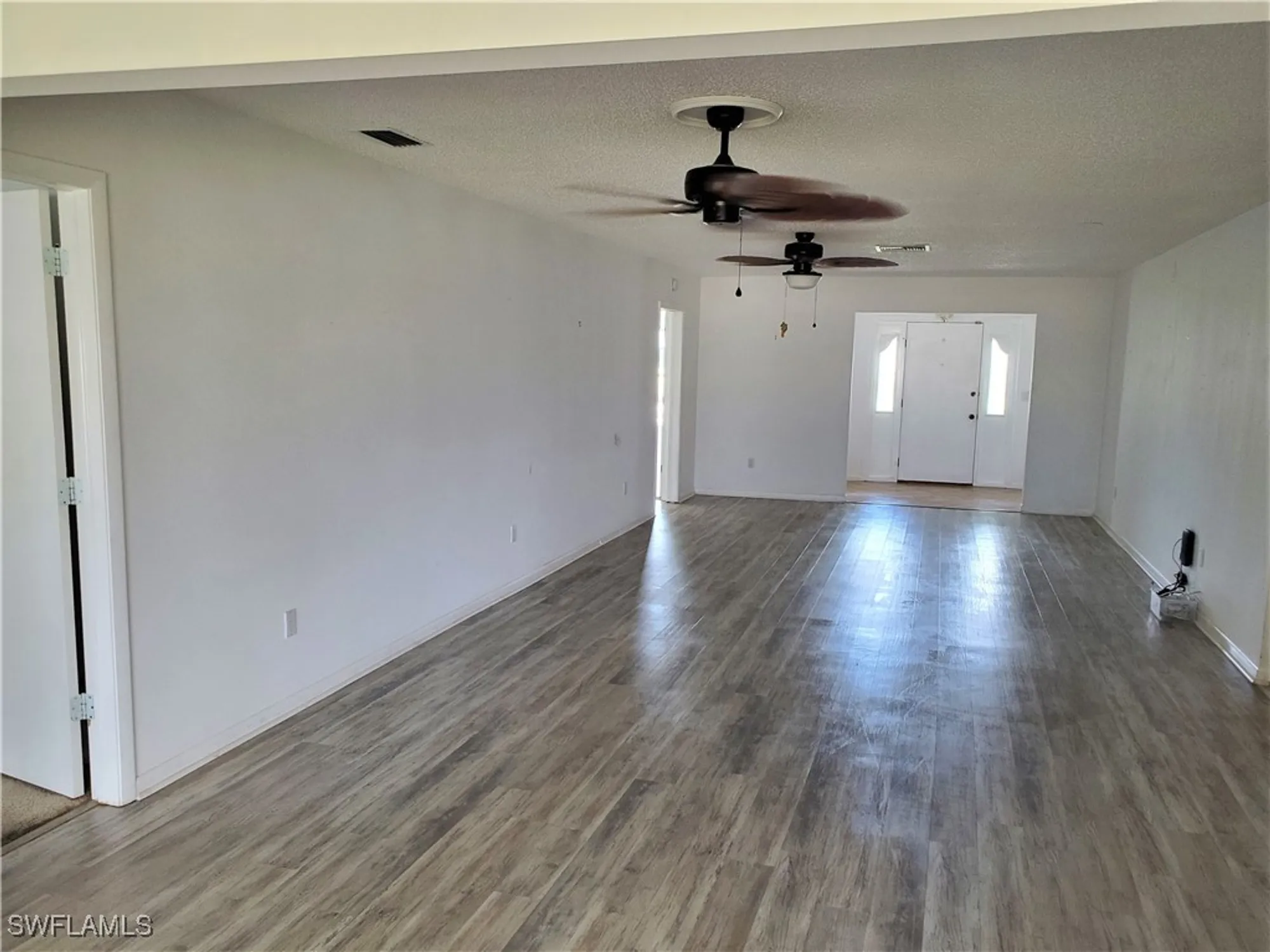 Property Slideshow image 5 of 45 | 1381 n brandywine cir, Fort Myers, FL, 33919