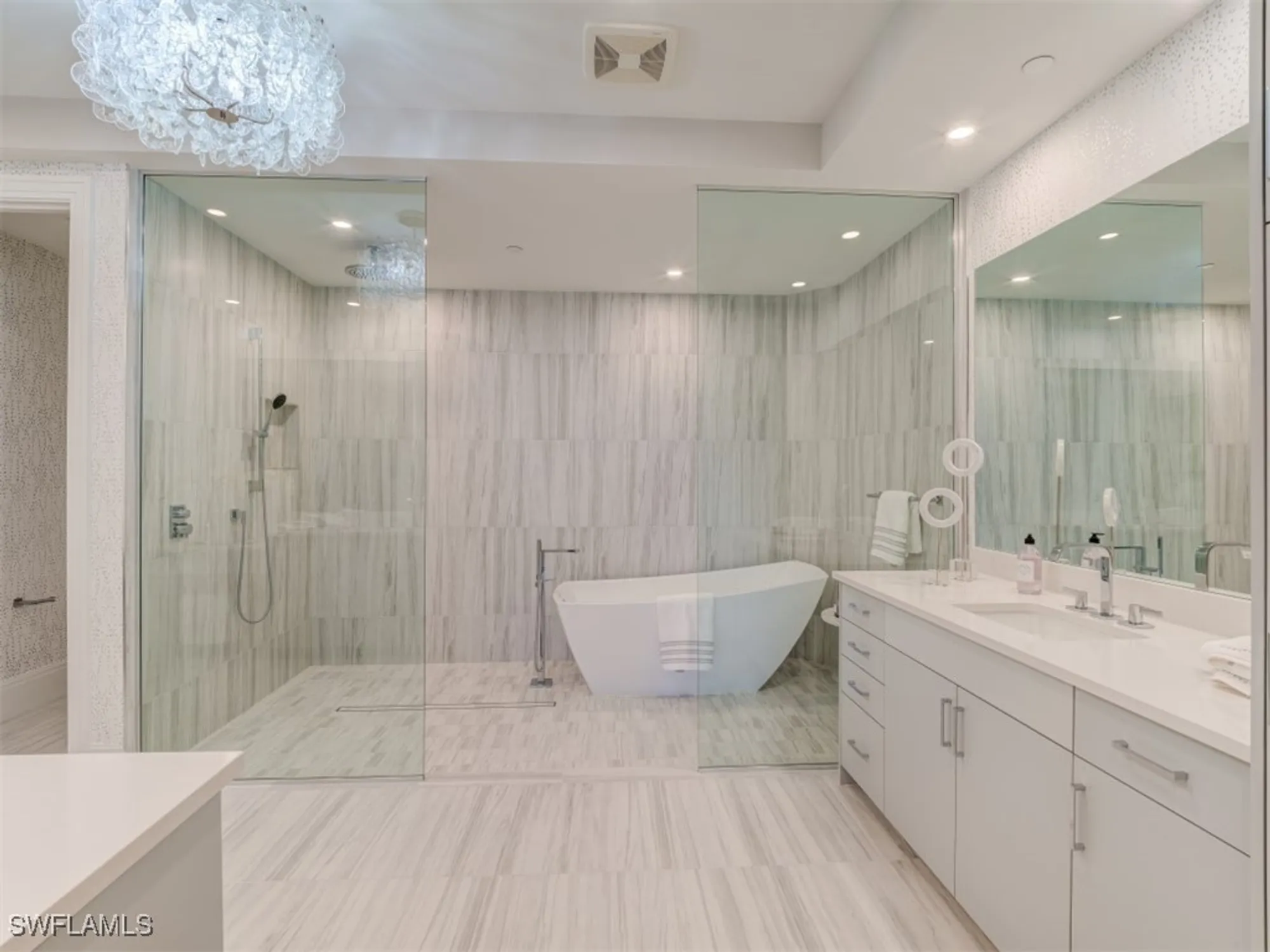 Property Slideshow image 15 of 32 | 4991 bonita bay blvd unit 802, Bonita Springs, FL, 34134