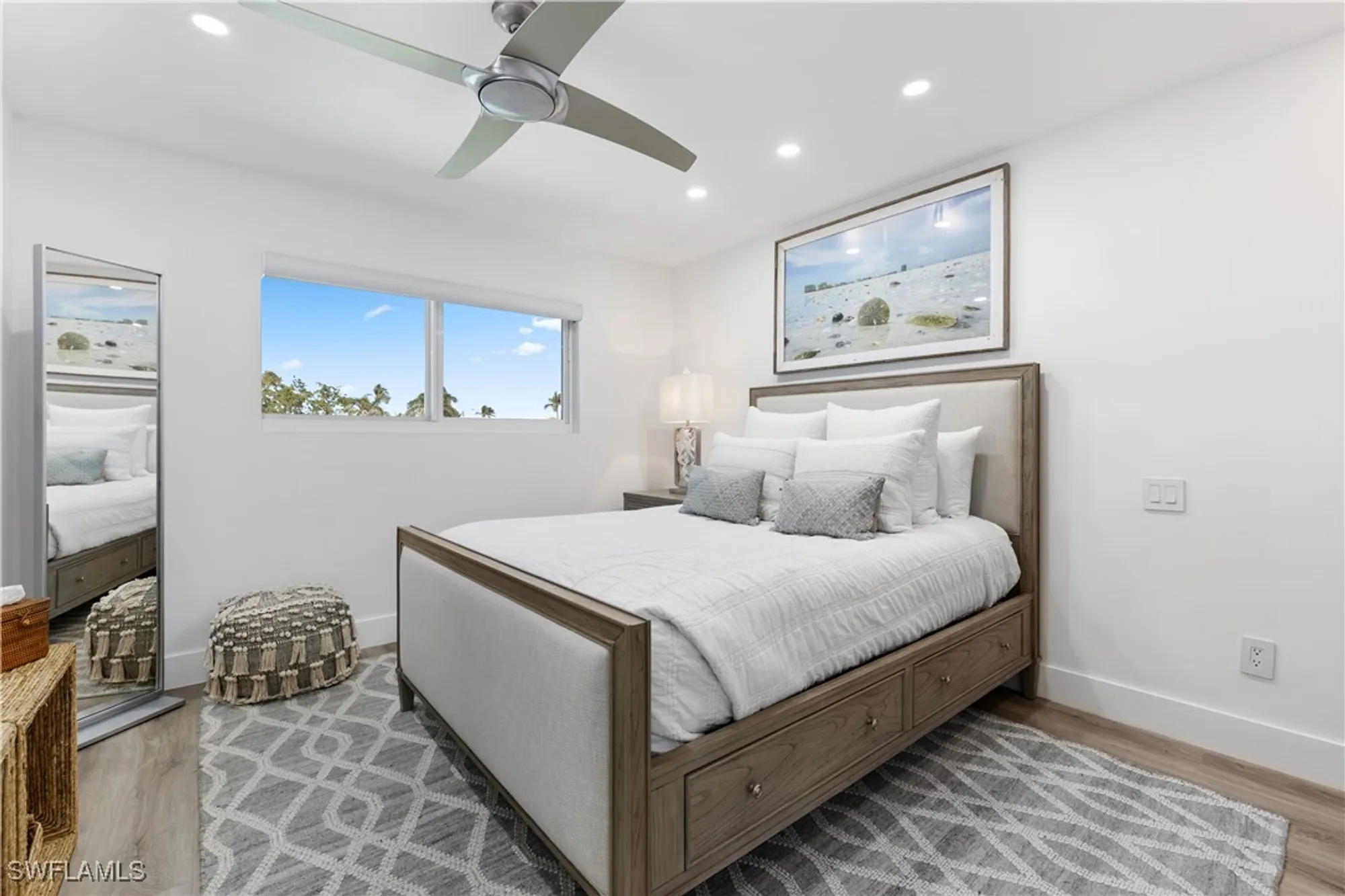 Property Slideshow image 15 of 27 | 2500 gulf shore blvd n7, Naples, FL, 34103