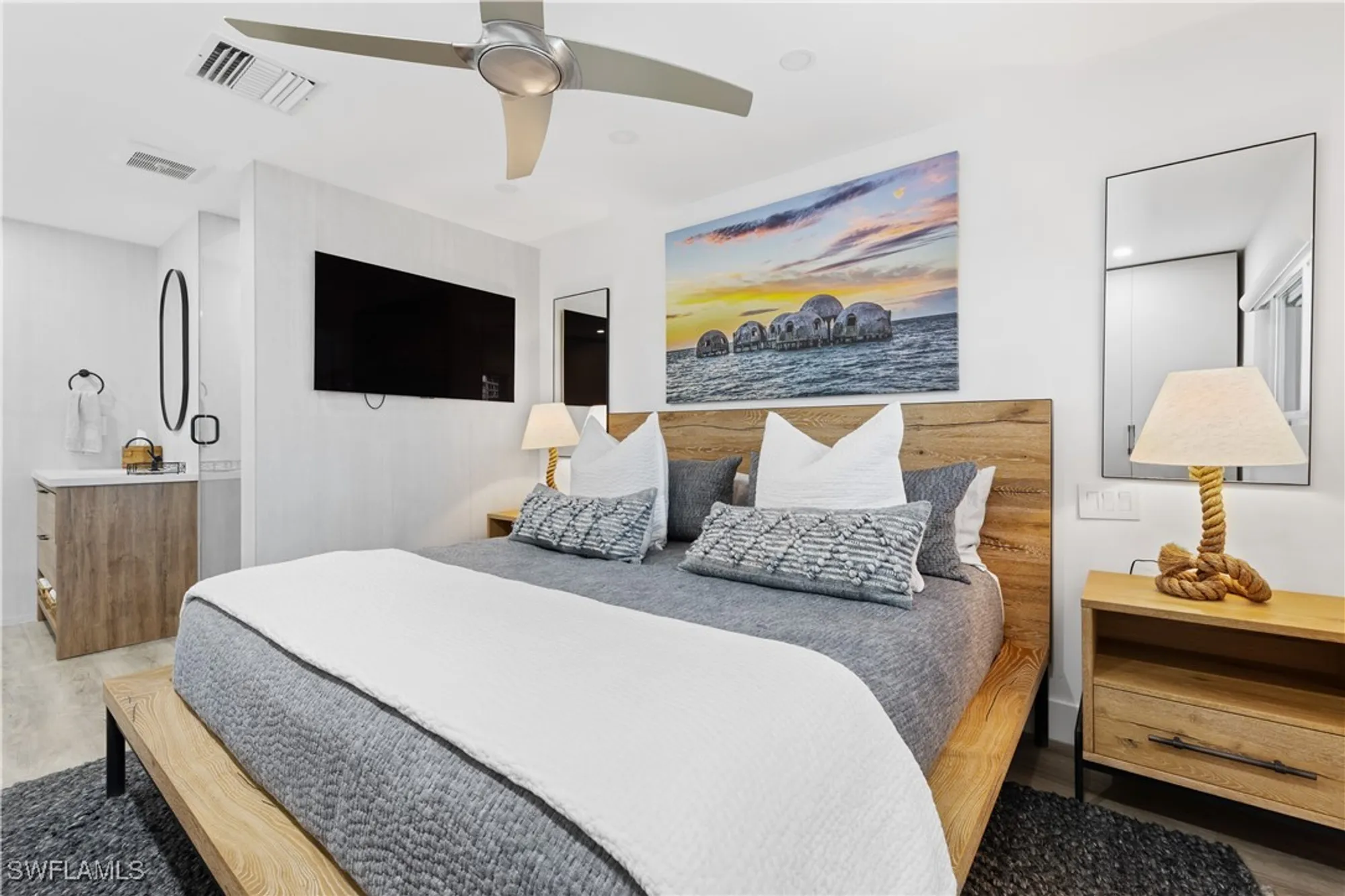 Property Slideshow image 12 of 27 | 2500 gulf shore blvd n7, Naples, FL, 34103