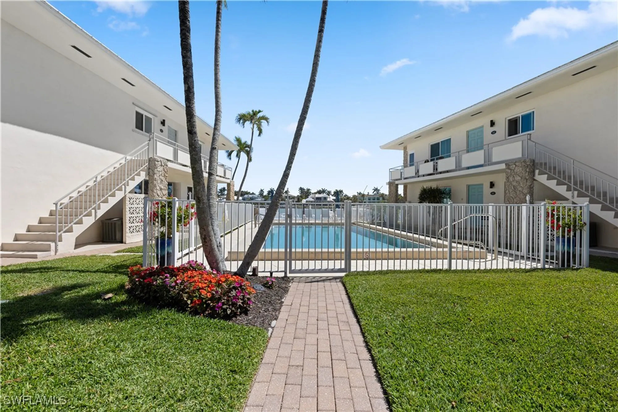 Property Slideshow image 22 of 27 | 2500 gulf shore blvd n7, Naples, FL, 34103