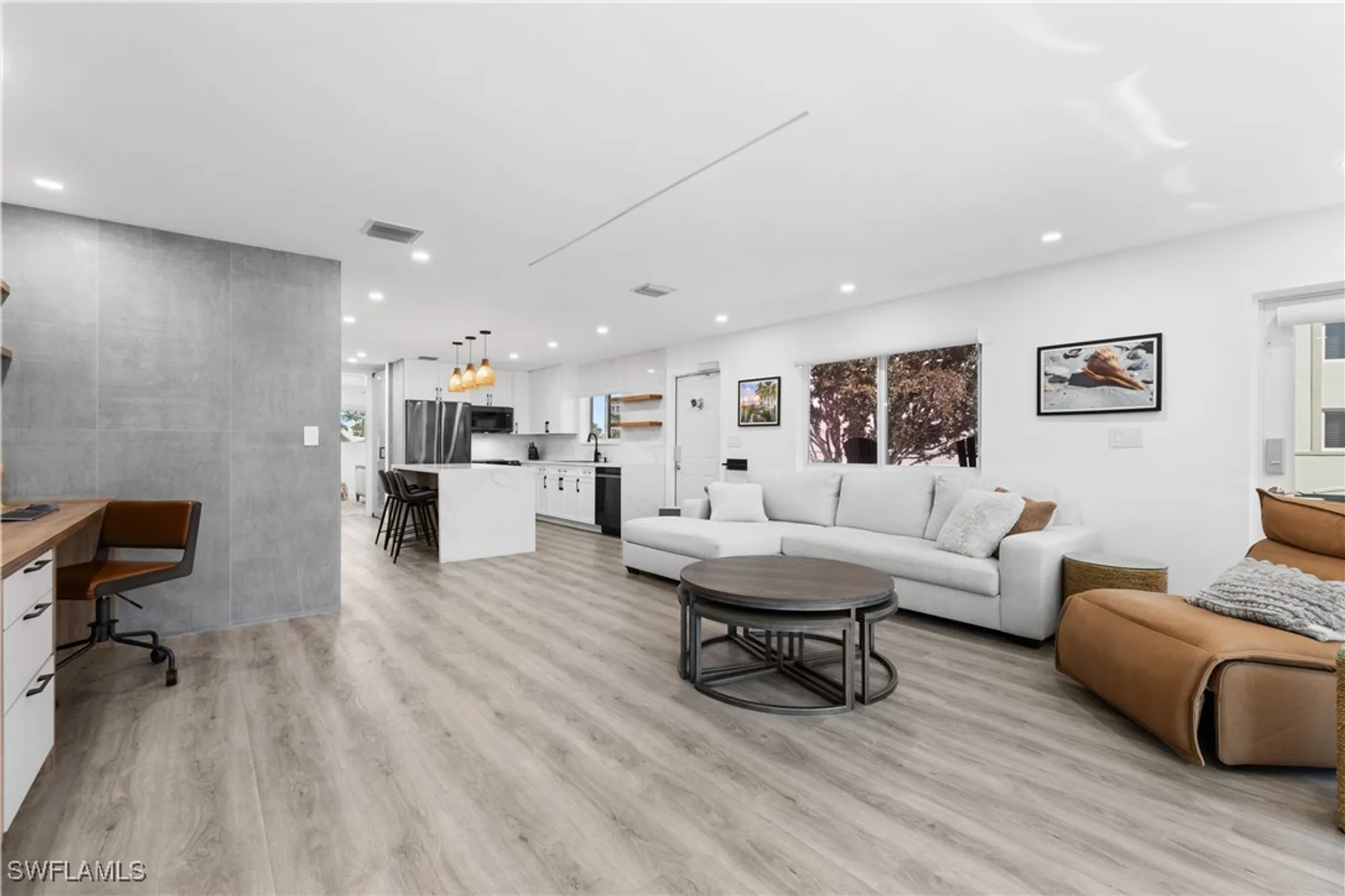 Property Slideshow image 4 of 27 | 2500 gulf shore blvd n7, Naples, FL, 34103