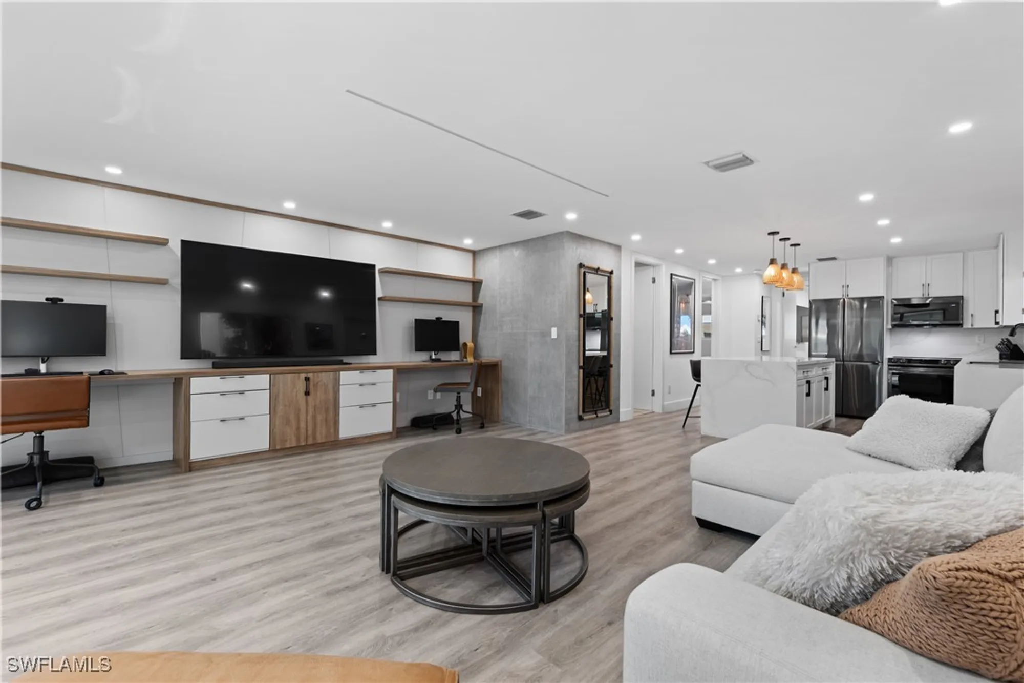 Property Slideshow image 5 of 27 | 2500 gulf shore blvd n7, Naples, FL, 34103