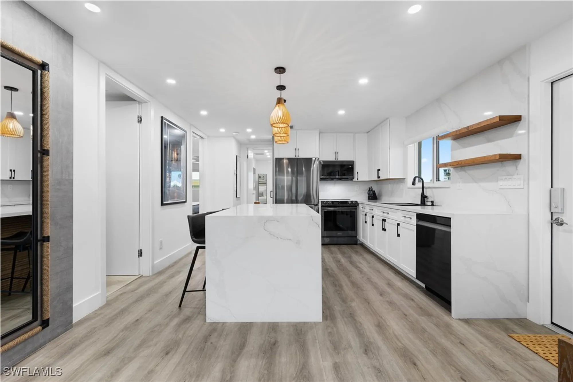 Property Slideshow image 8 of 27 | 2500 gulf shore blvd n7, Naples, FL, 34103