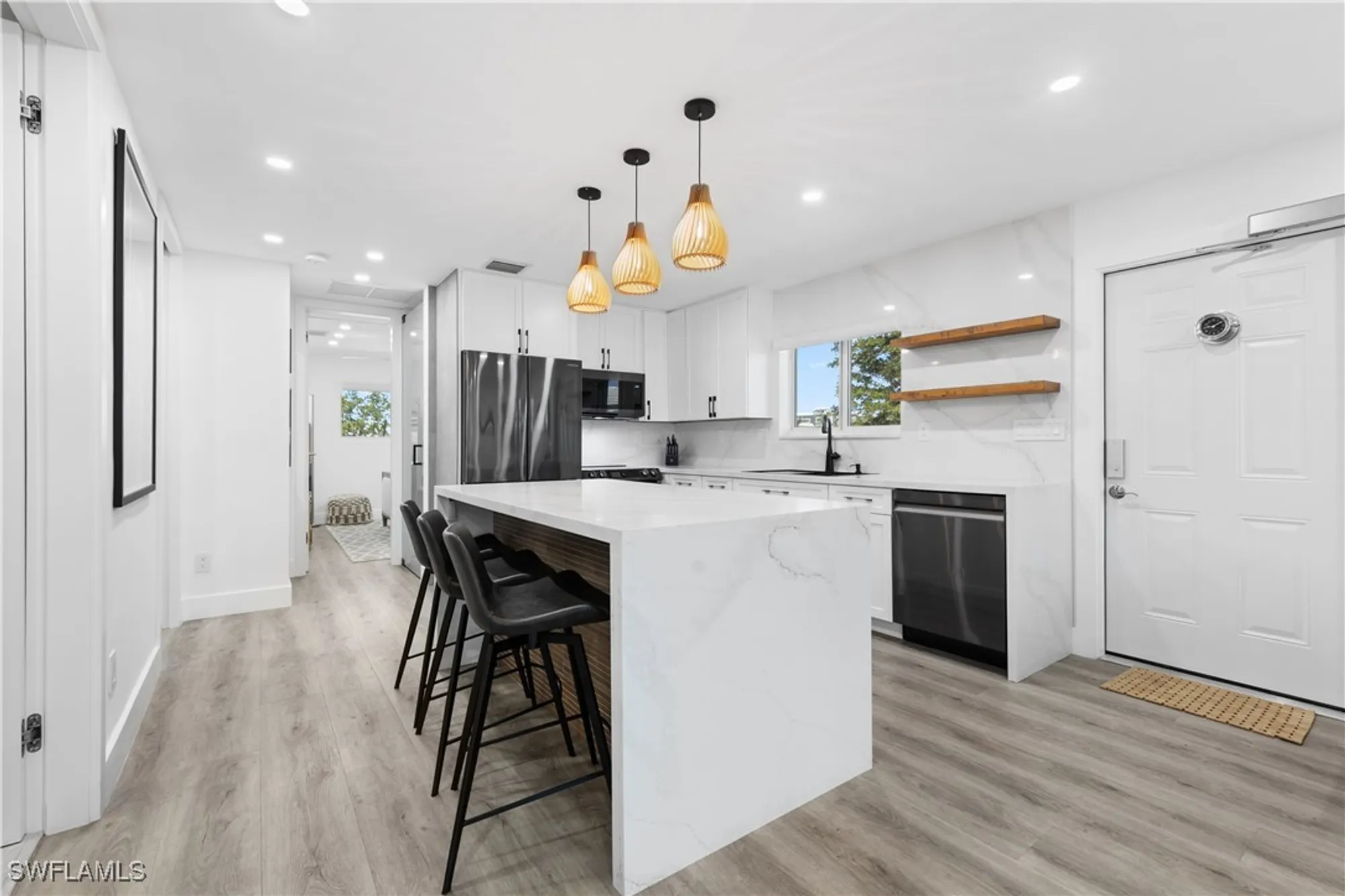 Property Slideshow image 9 of 27 | 2500 gulf shore blvd n7, Naples, FL, 34103