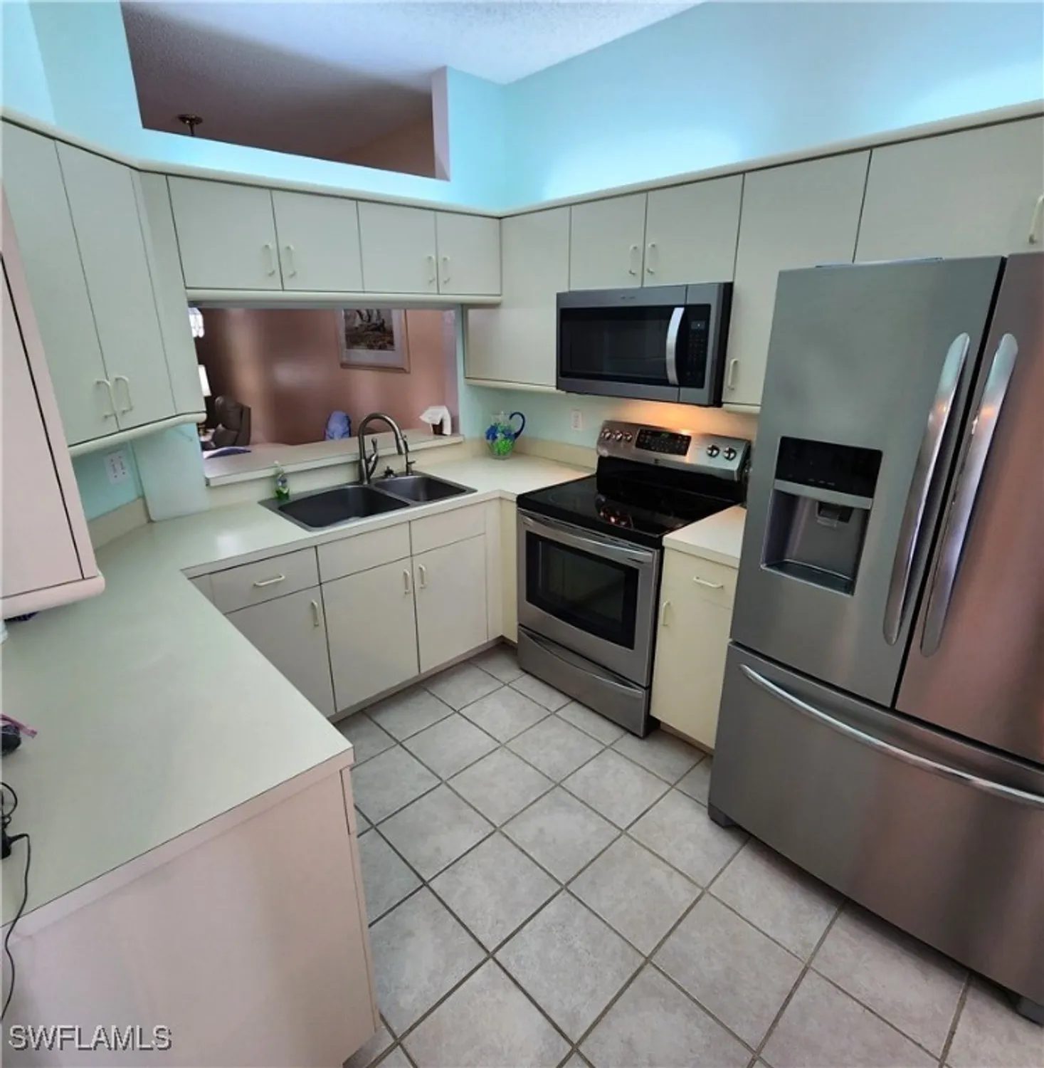 Property Slideshow image 7 of 27 | 4632 blackberry dr, Fort Myers, FL, 33905