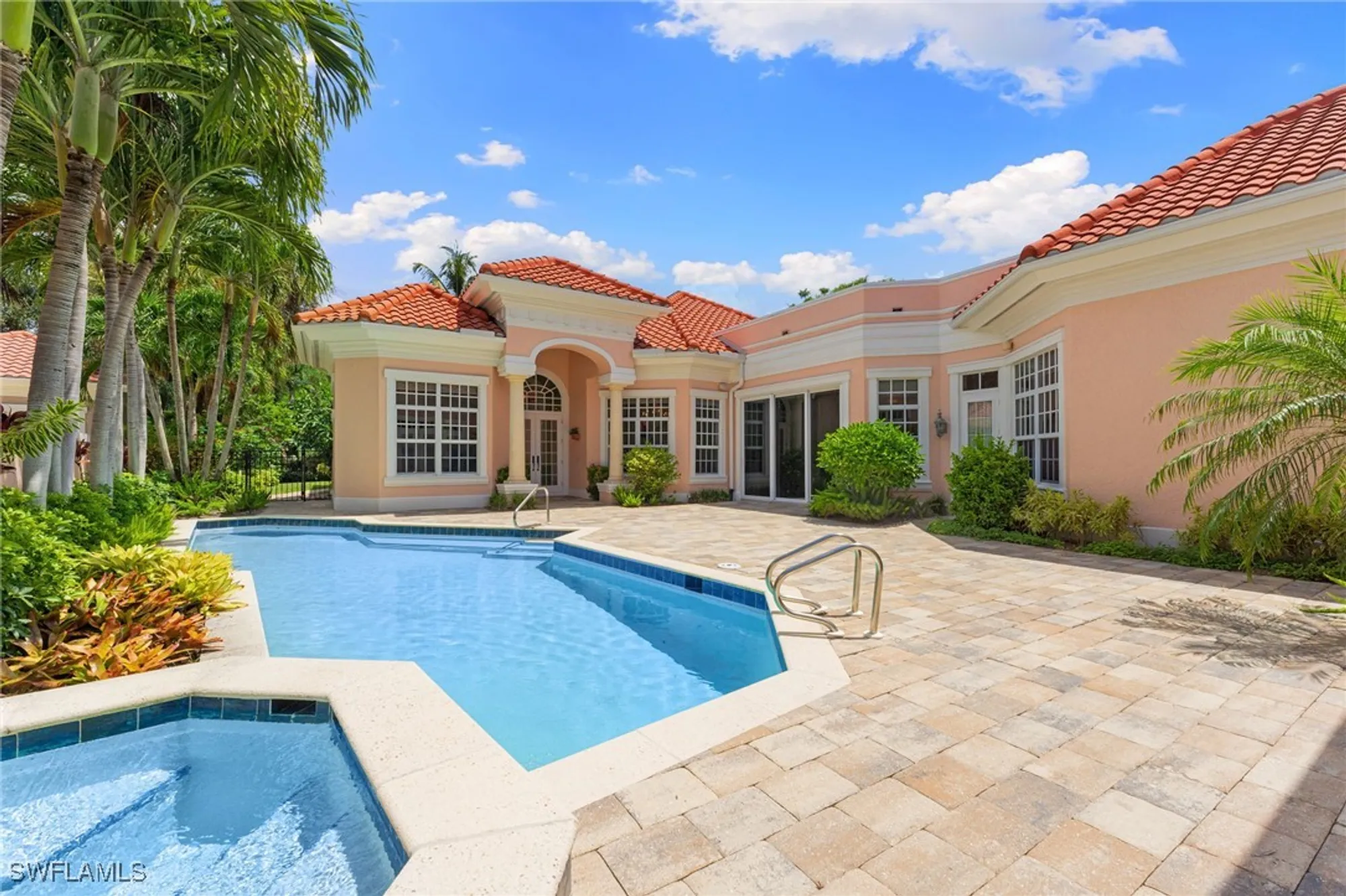 Property Slideshow image 10 of 13 | 7091 verde way, Naples, FL, 34108