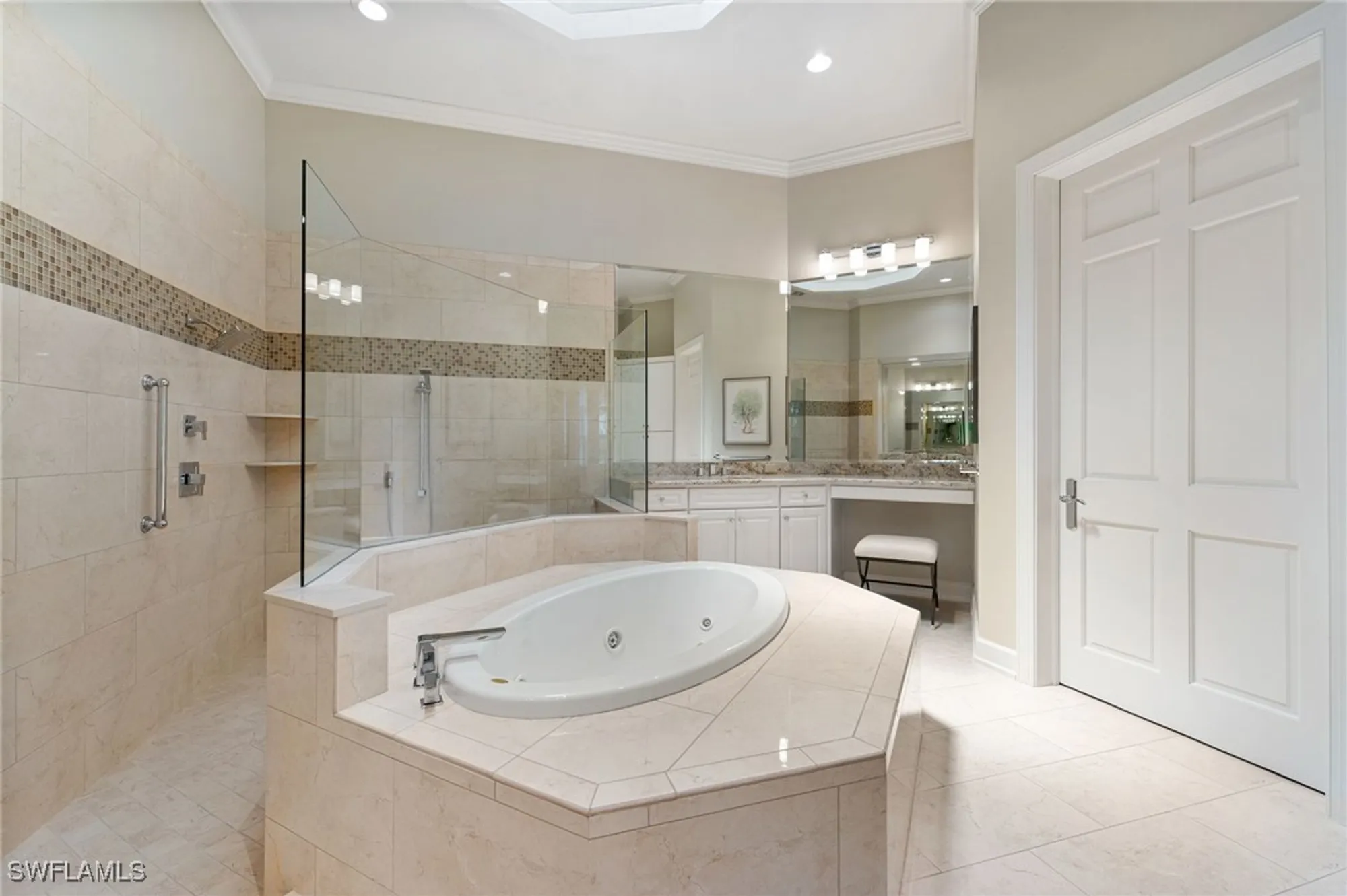 Property Slideshow image 7 of 13 | 7091 verde way, Naples, FL, 34108