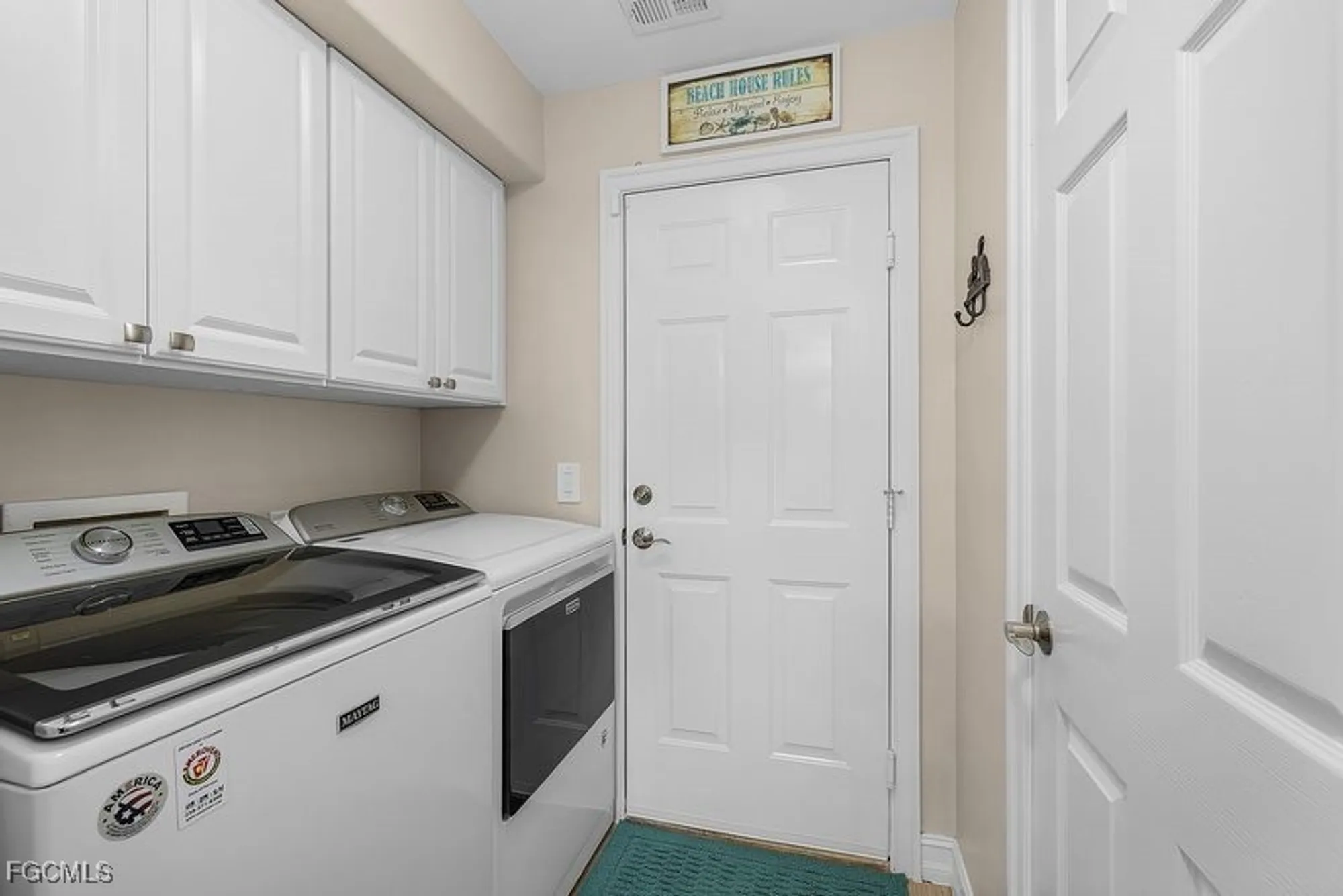 Property Slideshow image 14 of 28 | 11065 harbour yacht ct unit 101, Fort Myers, FL, 33908
