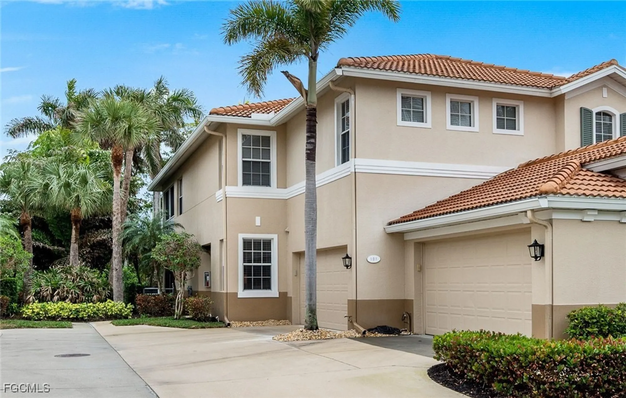 Property Slideshow image 1 of 28 | 11065 harbour yacht ct unit 101, Fort Myers, FL, 33908