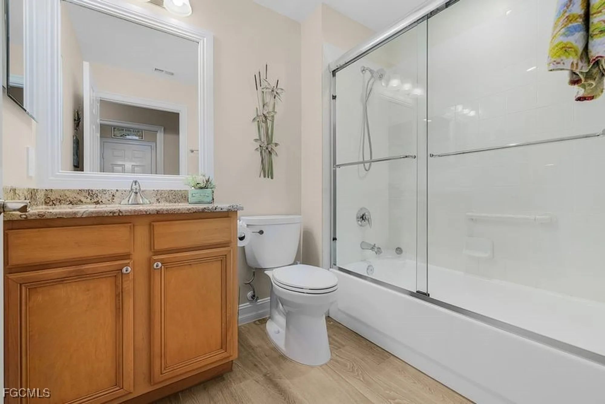 Property Slideshow image 13 of 28 | 11065 harbour yacht ct unit 101, Fort Myers, FL, 33908