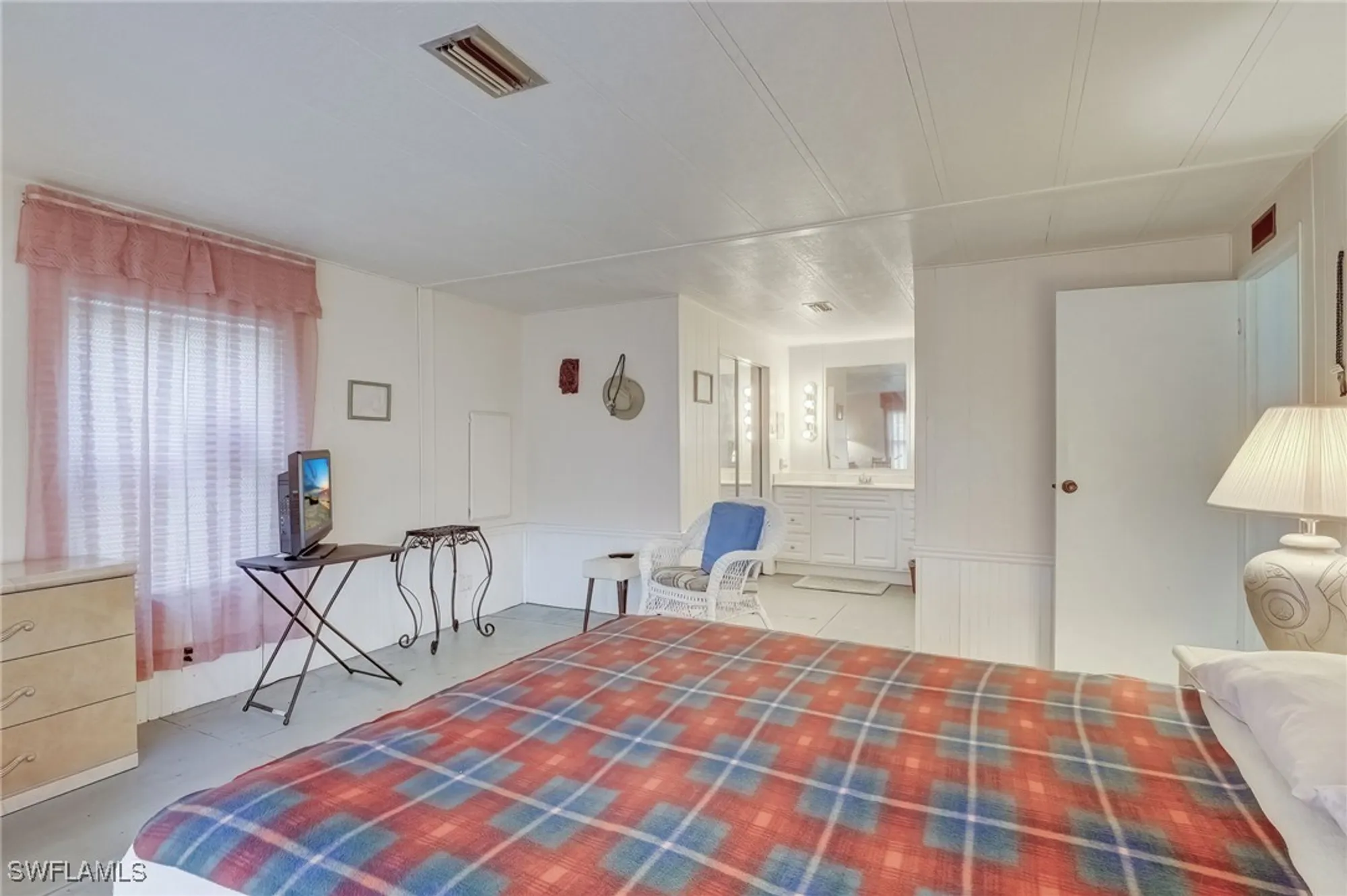 Property Slideshow image 15 of 50 | 14597 paul revere loop, North Fort Myers, FL, 33917