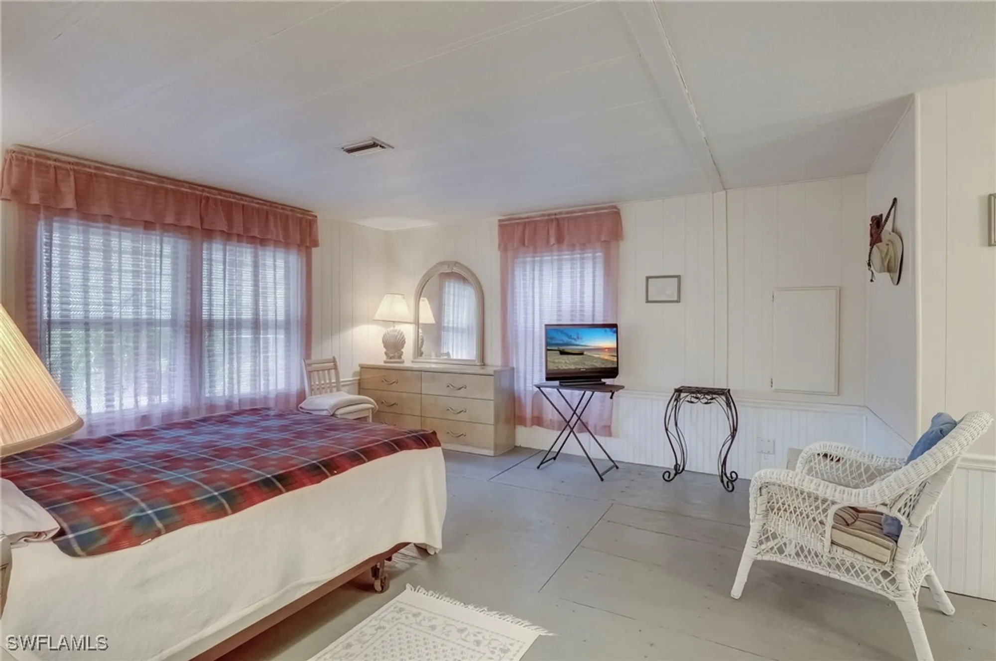 Property Slideshow image 18 of 50 | 14597 paul revere loop, North Fort Myers, FL, 33917