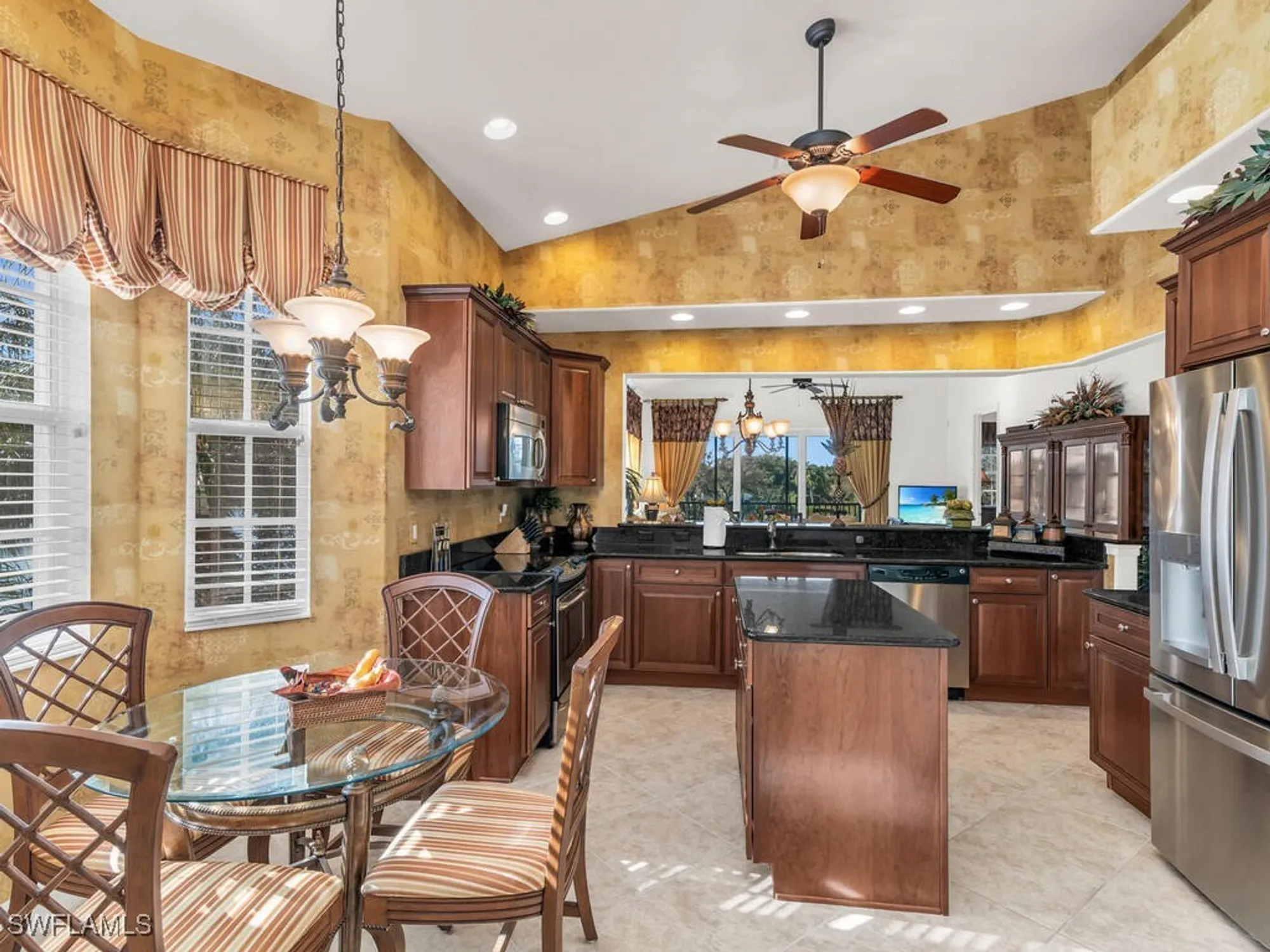 Property Slideshow image 13 of 50 | 7869 hawthorne dr 303, Naples, FL, 34113