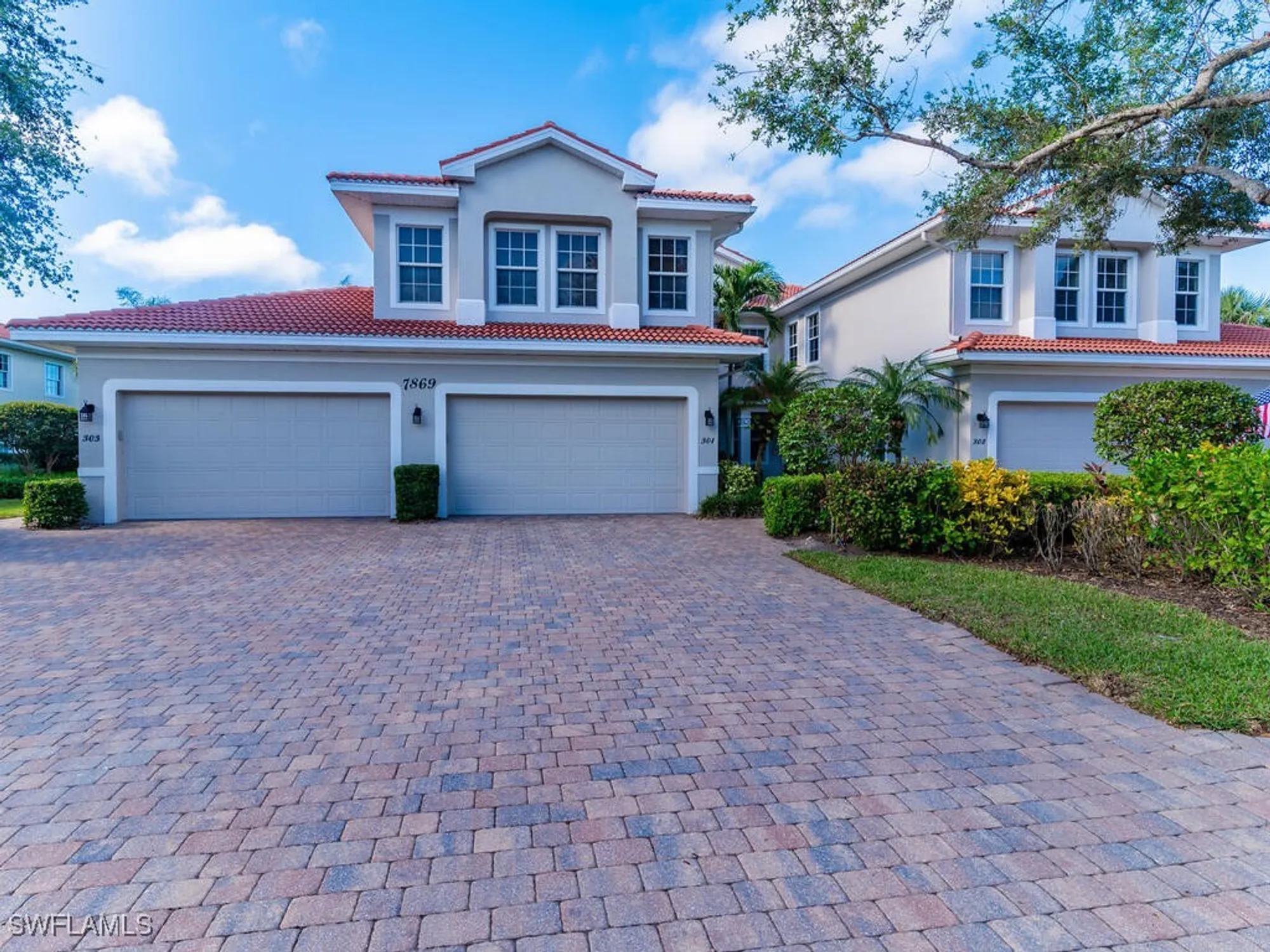 Property Slideshow image 3 of 50 | 7869 hawthorne dr 303, Naples, FL, 34113